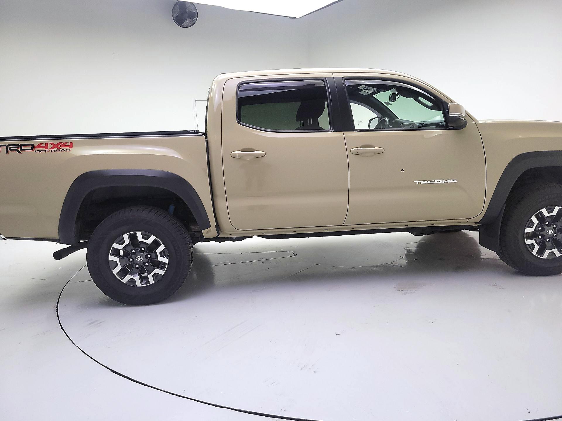 Thumbnail: 2020 Toyota Tacoma - 4