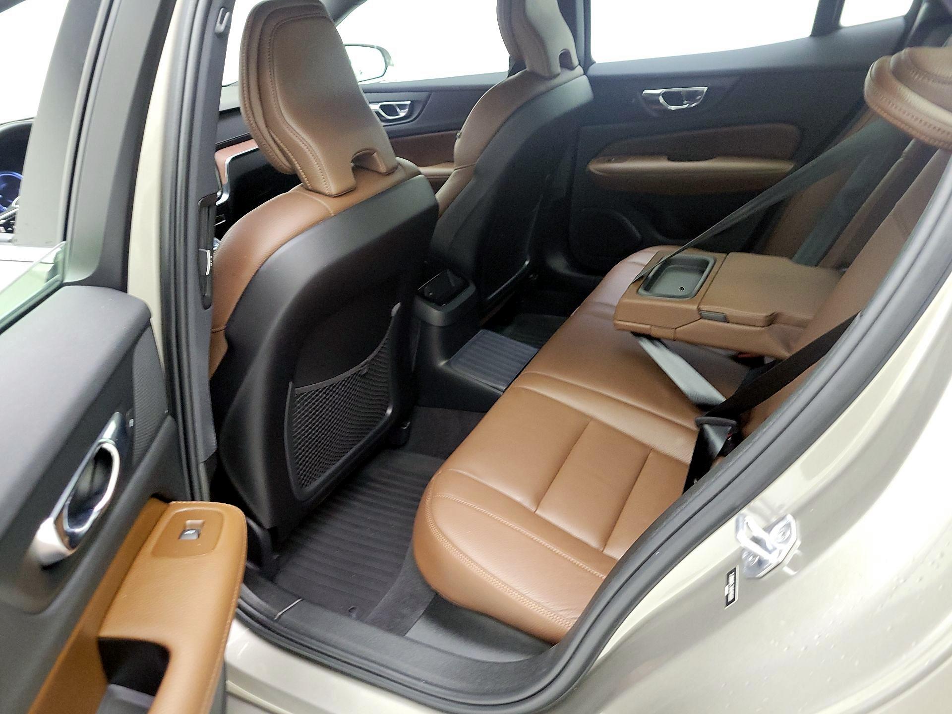 Thumbnail: 2021 Volvo S60 - 17