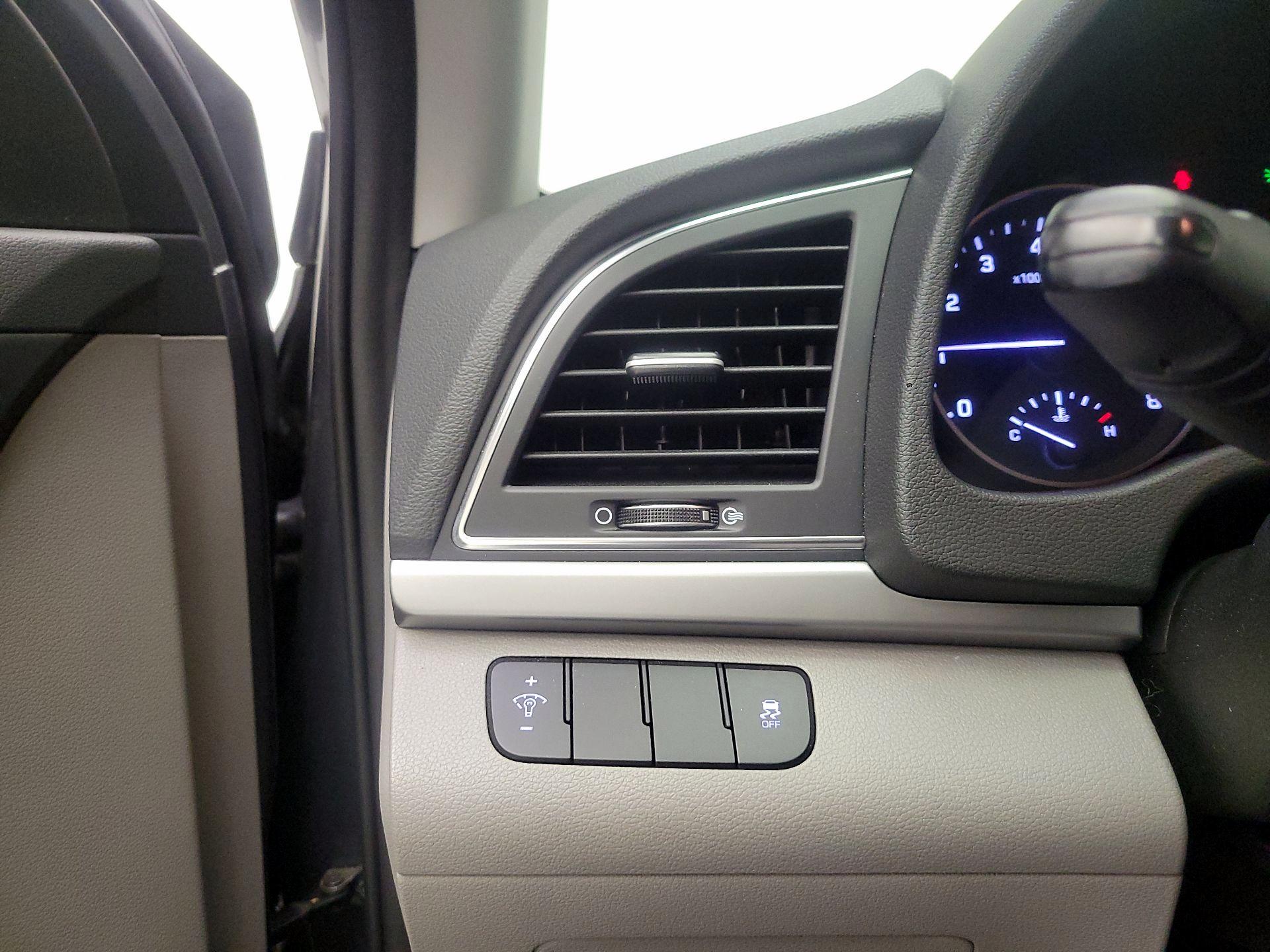 Thumbnail: 2018 Hyundai Elantra - 11