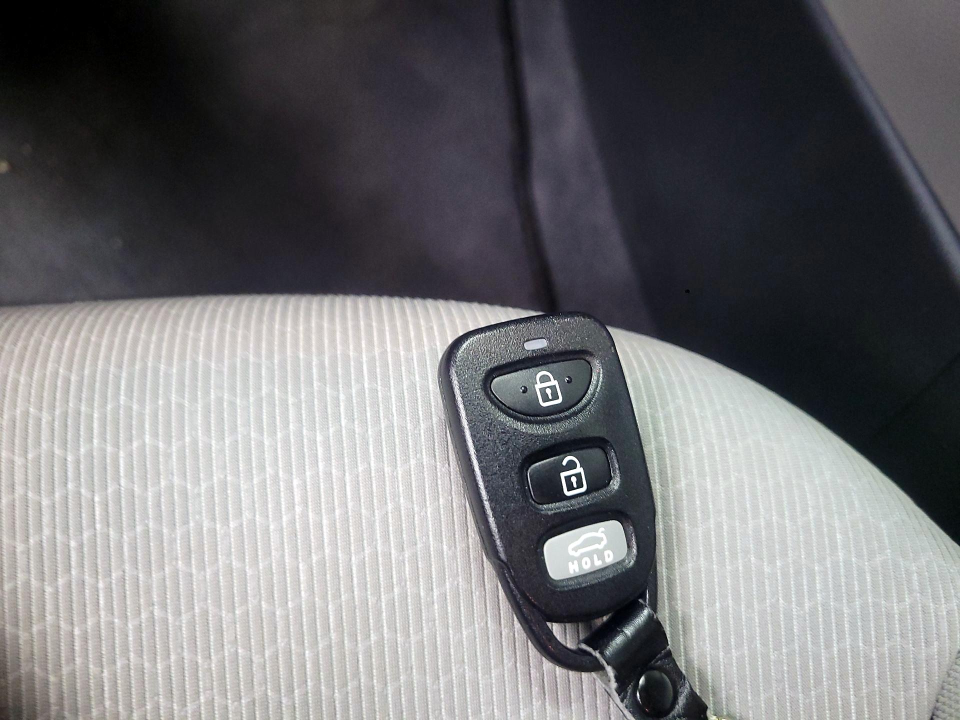 Thumbnail: 2018 Hyundai Elantra - 19