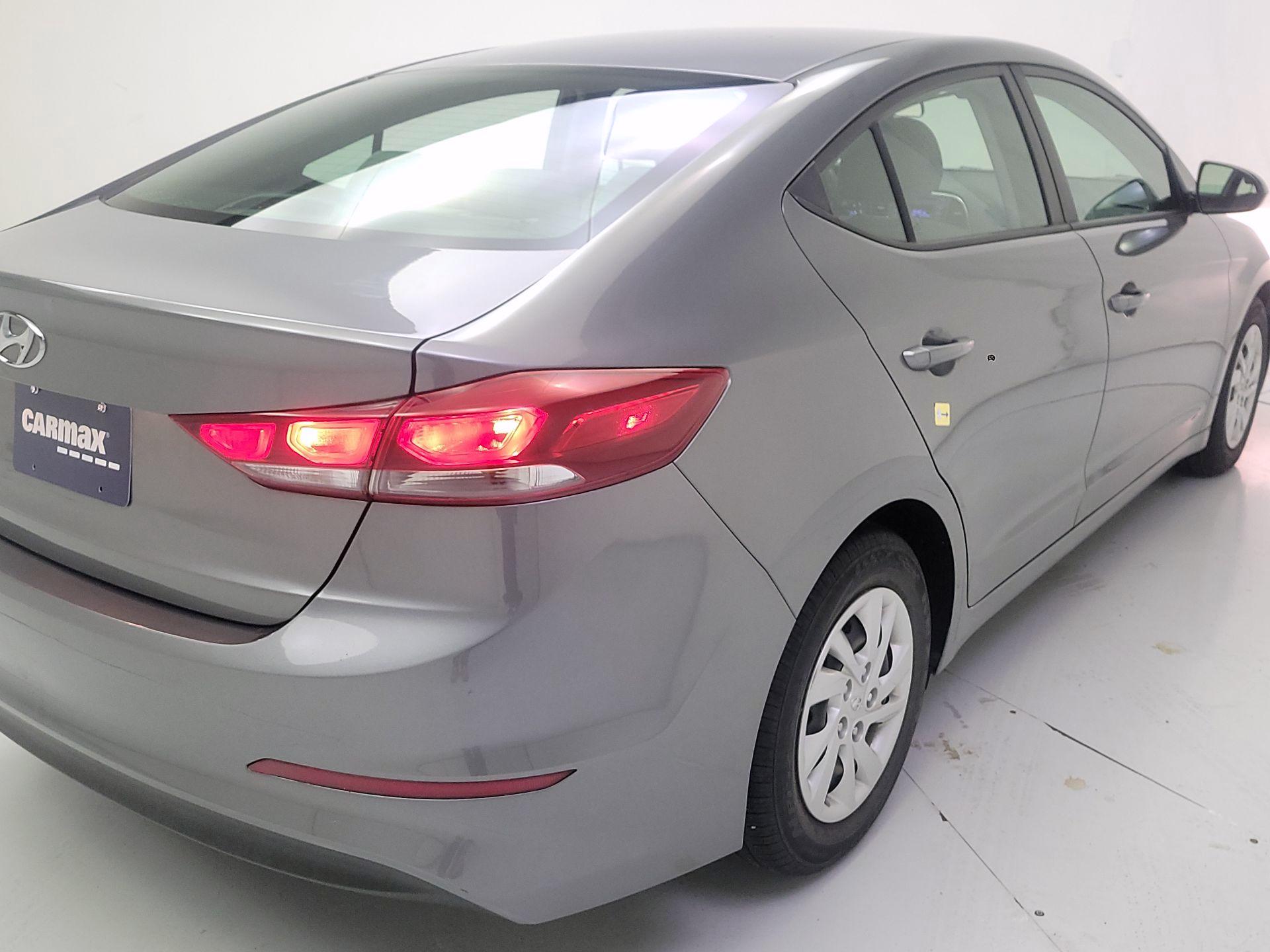 Thumbnail: 2018 Hyundai Elantra - 5