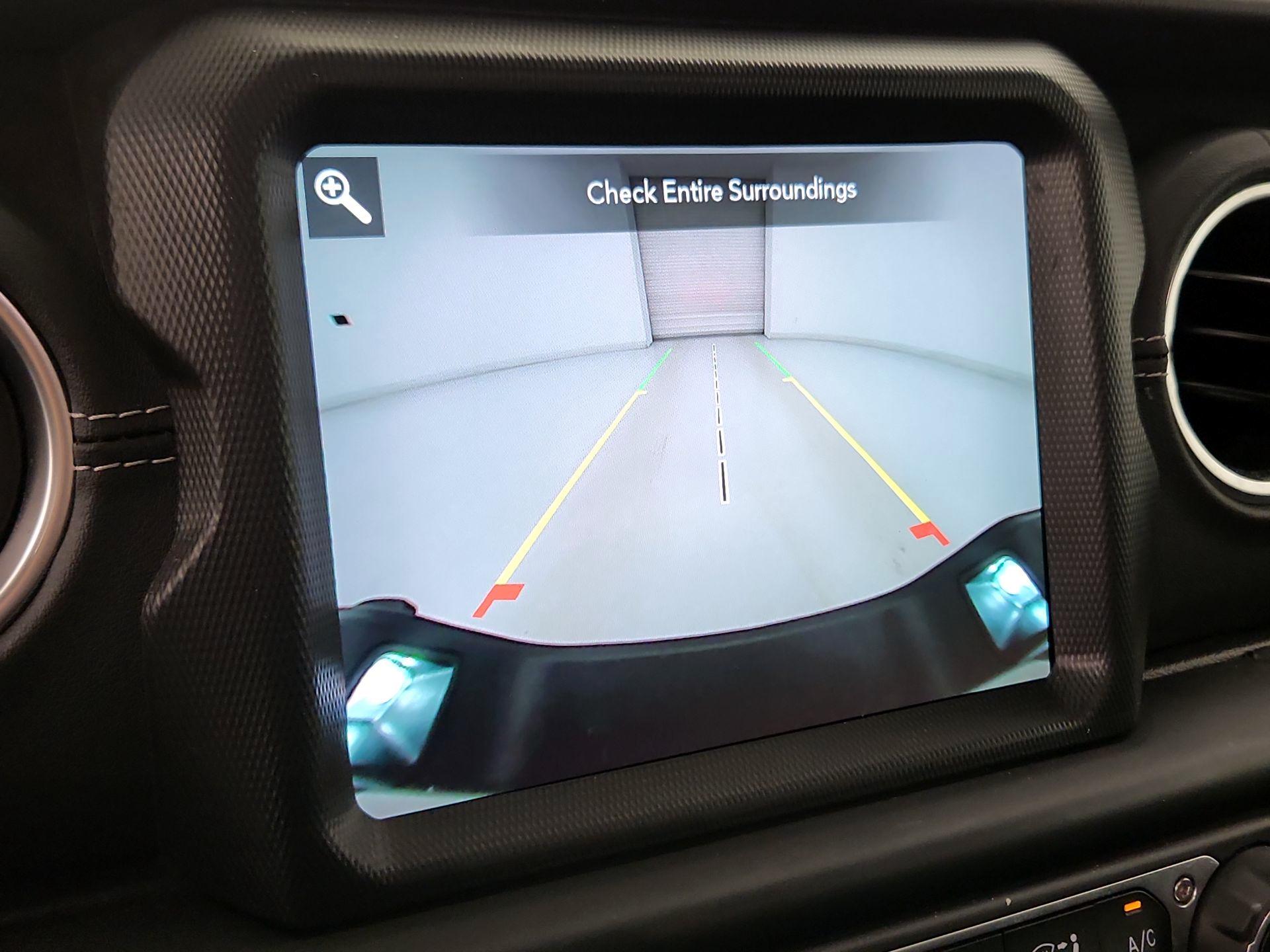 Thumbnail: 2023 Jeep Gladiator - 15