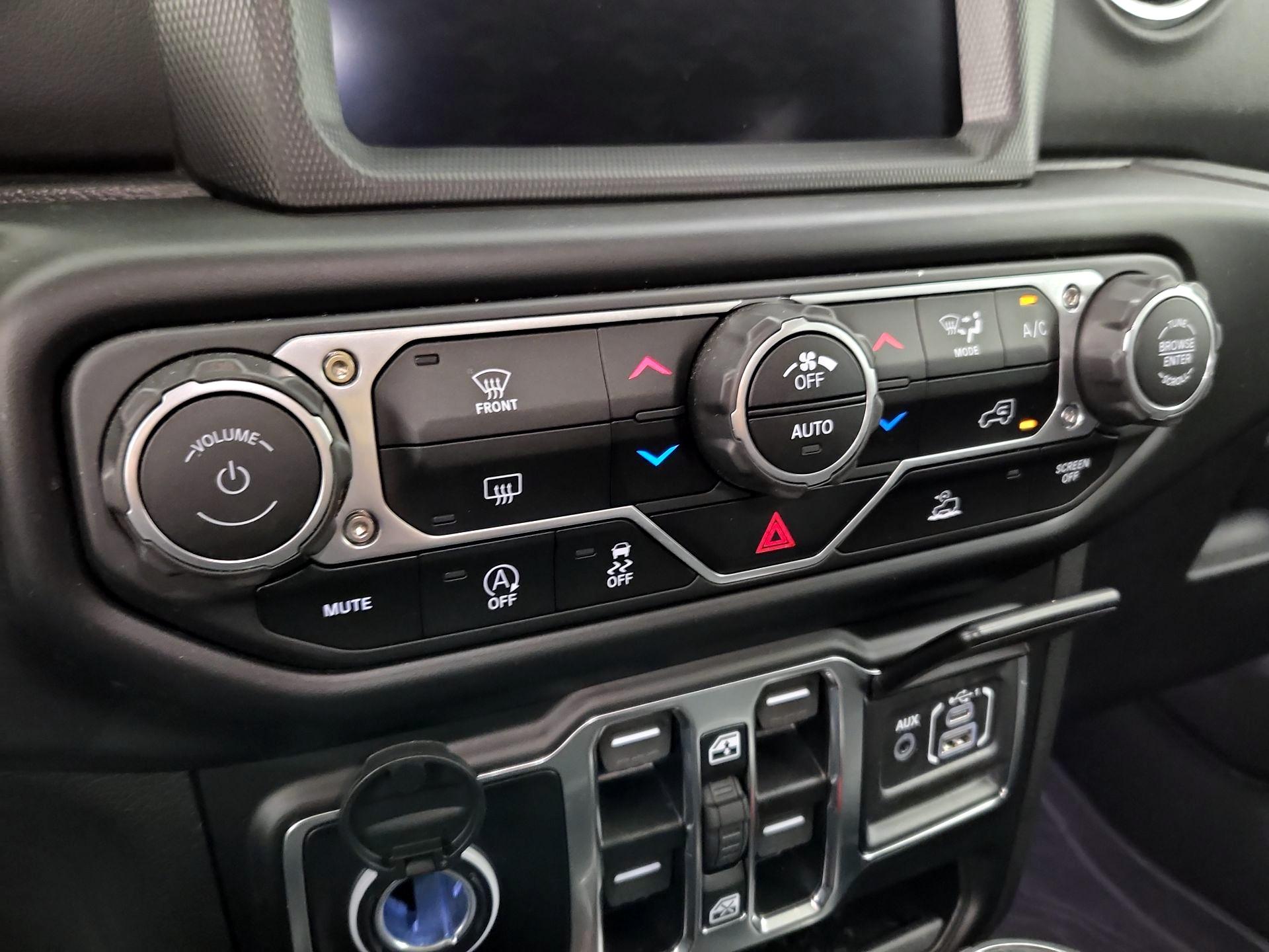 Thumbnail: 2023 Jeep Gladiator - 17