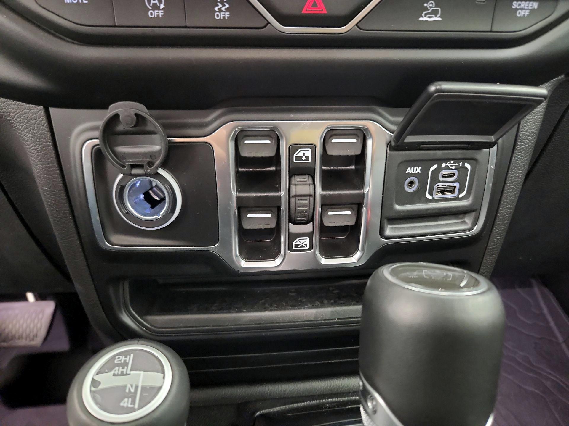 Thumbnail: 2023 Jeep Gladiator - 19