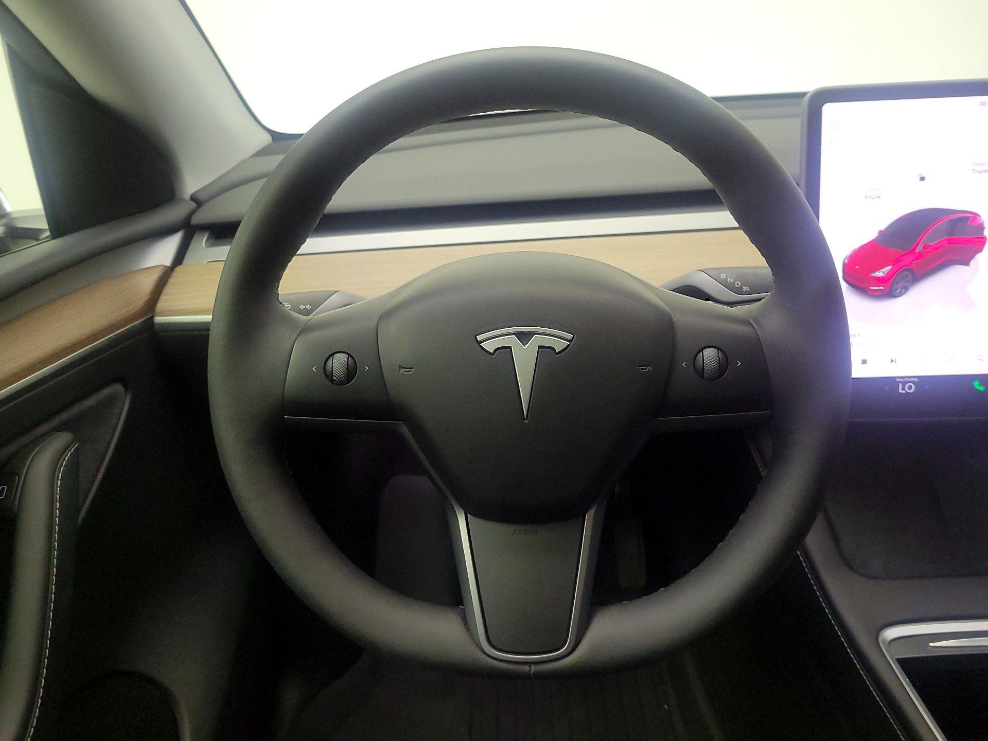 Thumbnail: 2025 Tesla Model Y - 10