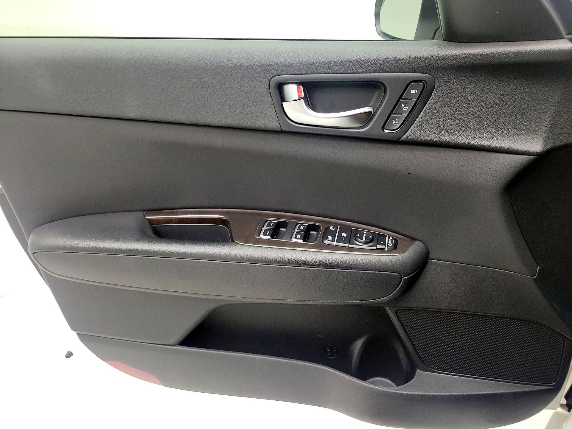 Thumbnail: 2017 Kia Optima - 10