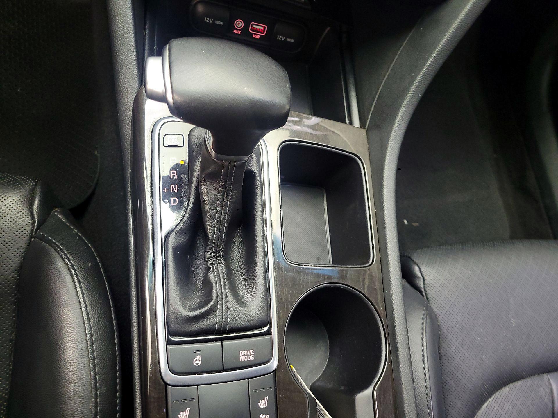 Thumbnail: 2017 Kia Optima - 16