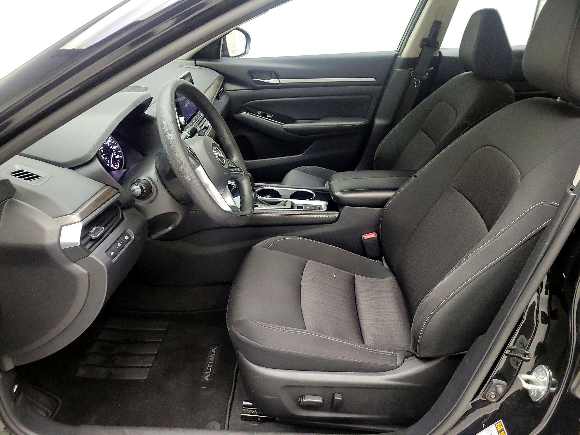 Thumbnail: 2023 Nissan Altima - 9