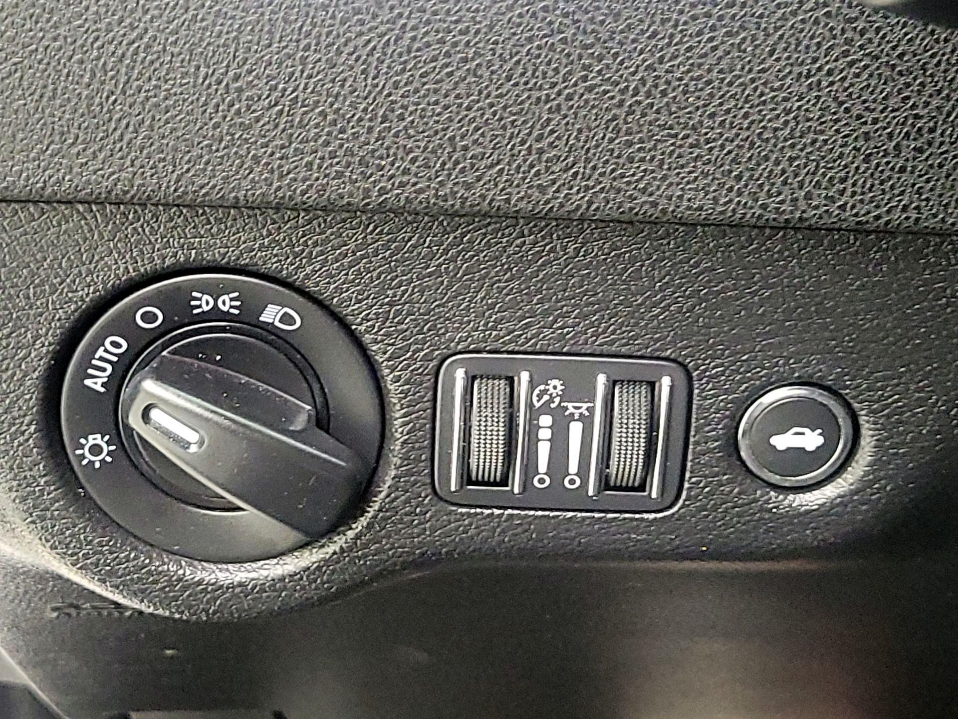 Thumbnail: 2022 Dodge Charger - 11