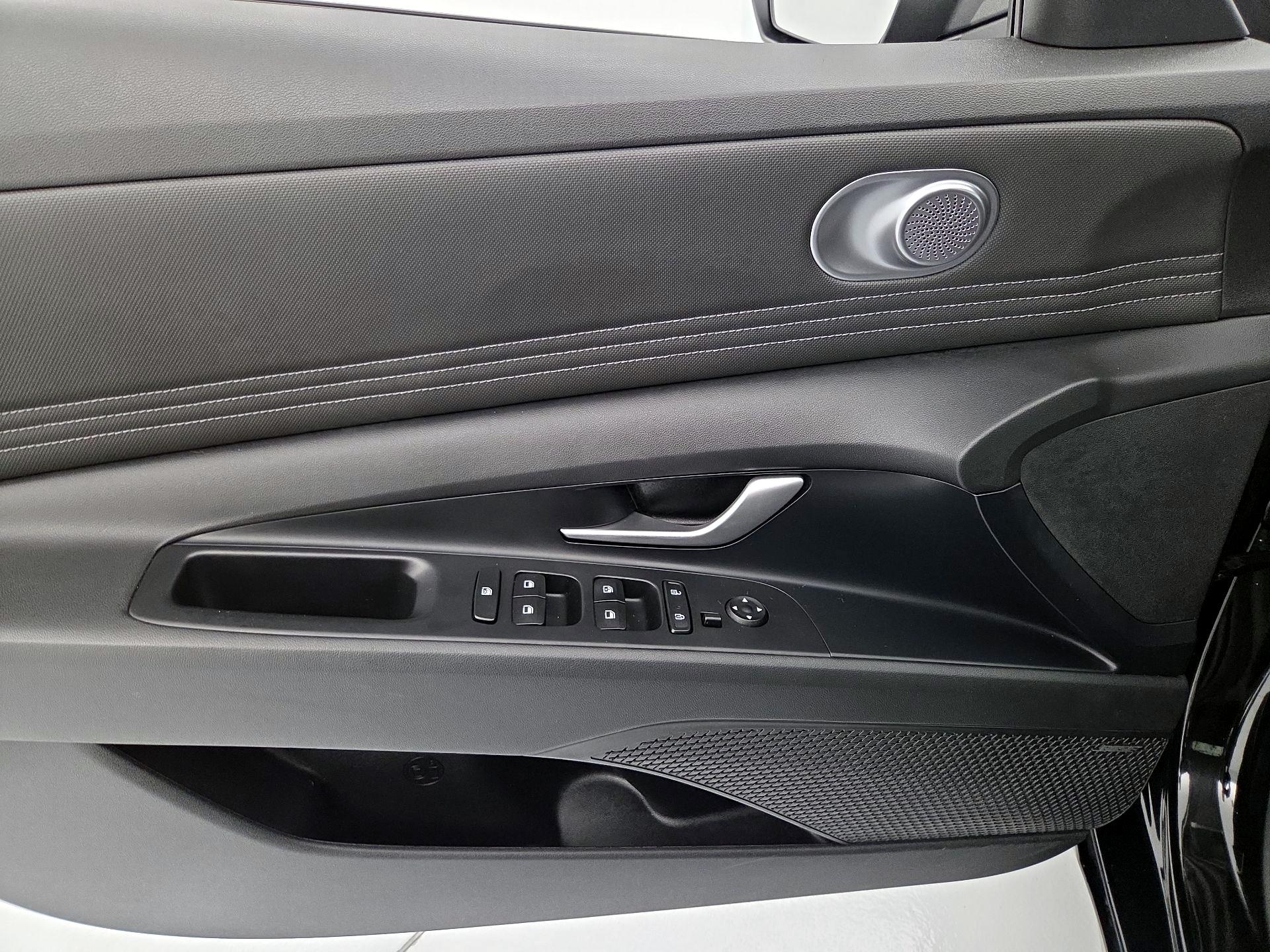 Thumbnail: 2023 Hyundai Elantra - 12