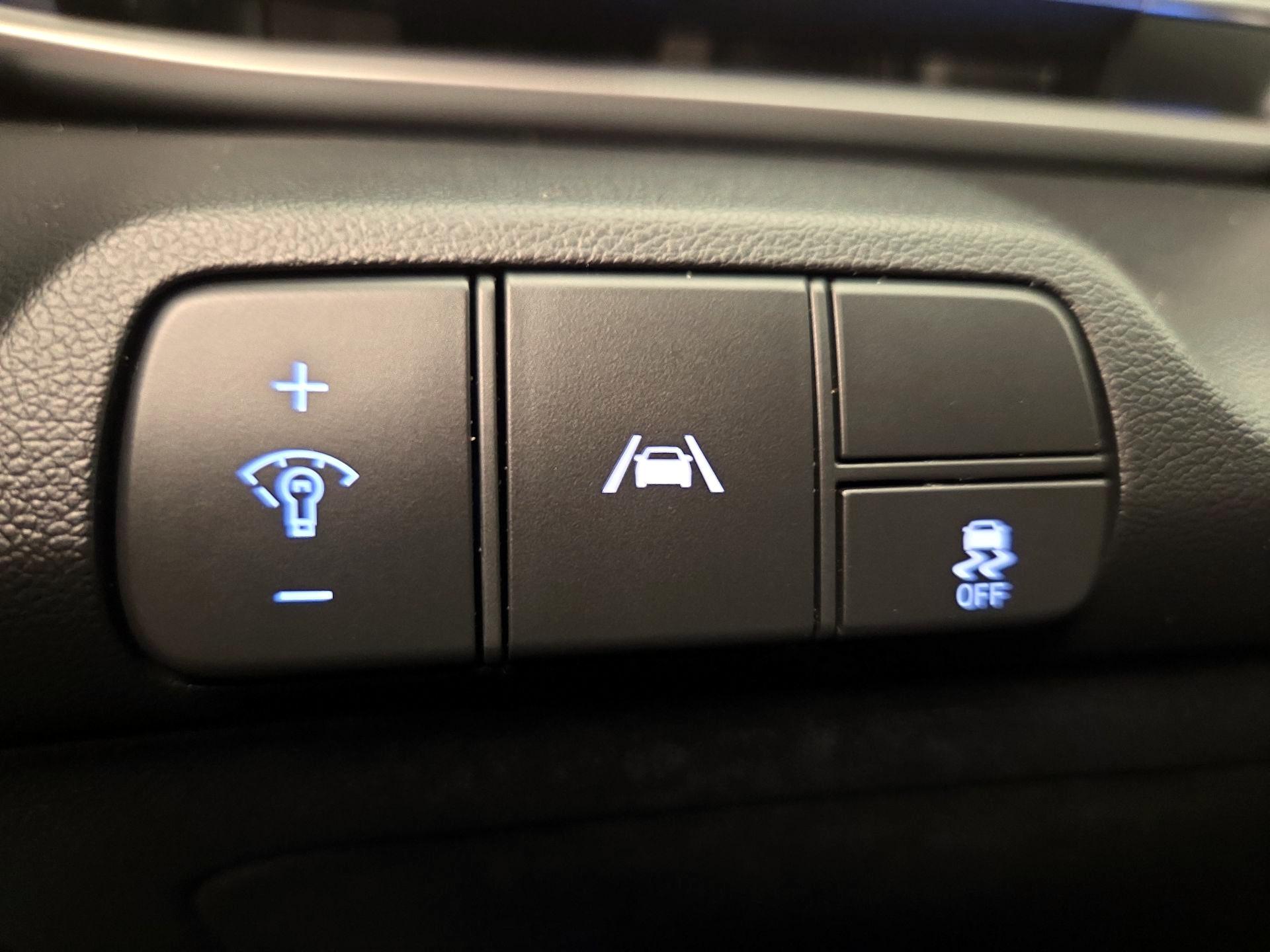 Thumbnail: 2023 Hyundai Elantra - 13