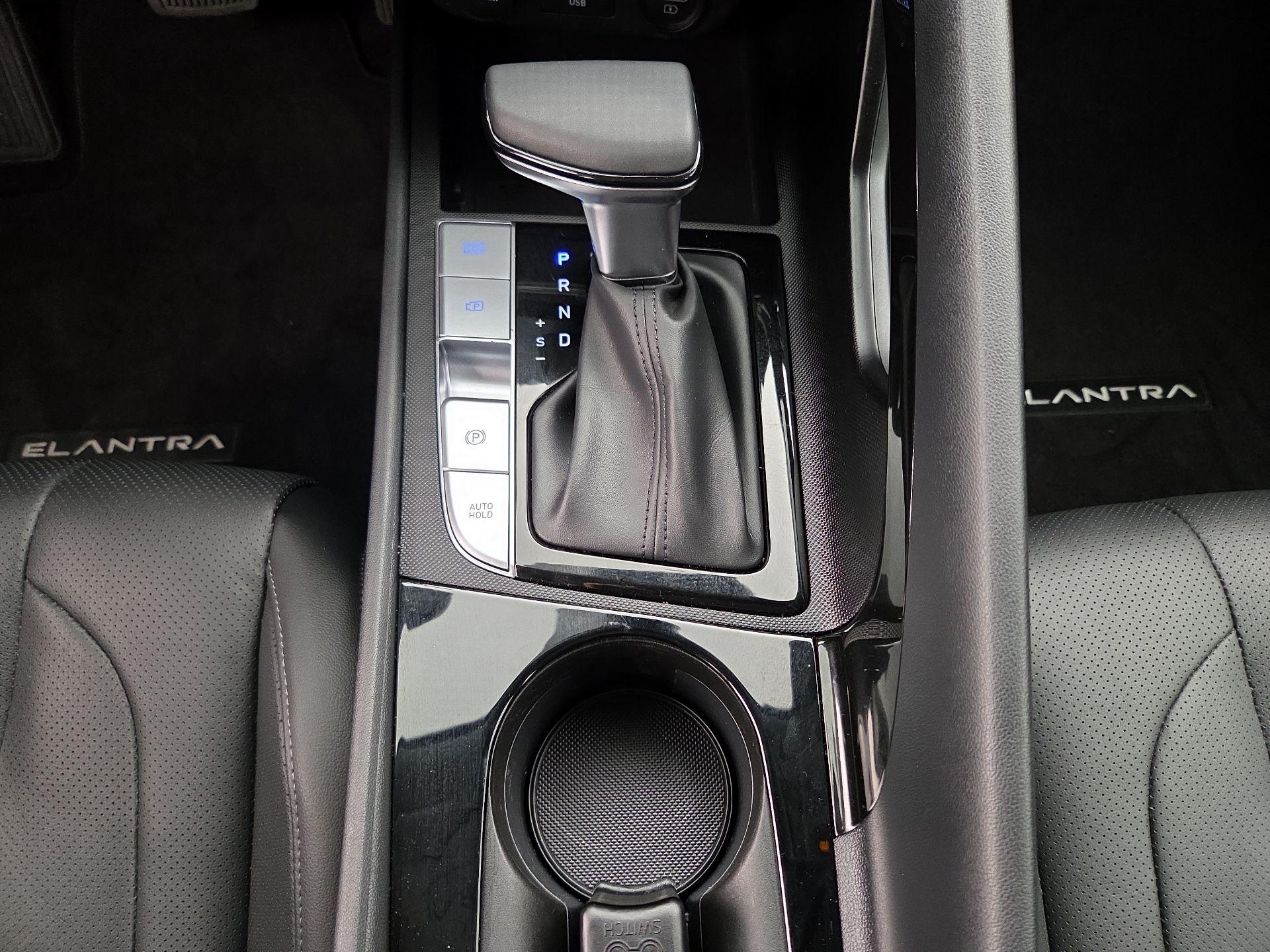 Thumbnail: 2023 Hyundai Elantra - 18