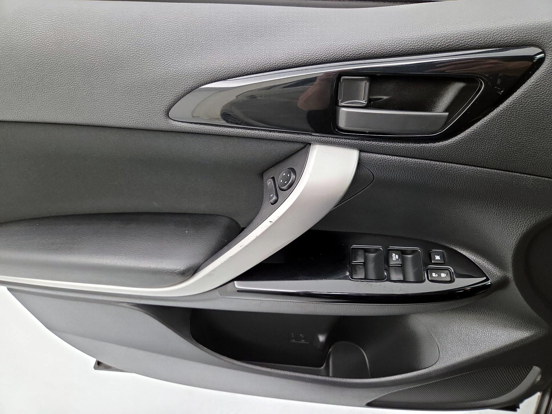 Thumbnail: 2023 Mitsubishi Eclipse Cross - 12