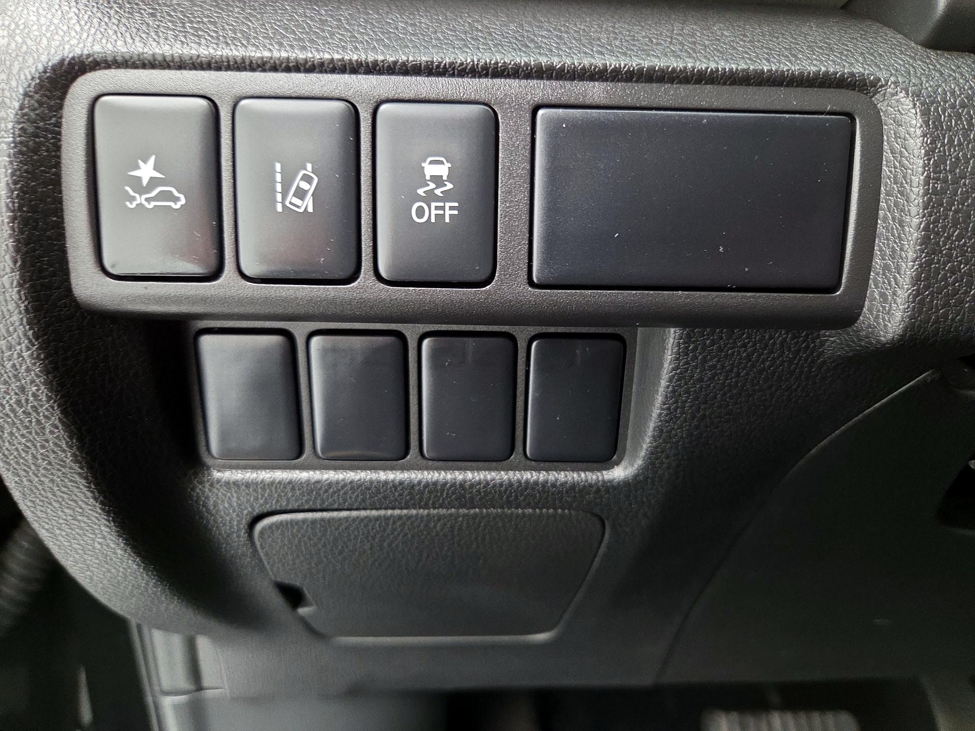 Thumbnail: 2023 Mitsubishi Eclipse Cross - 13