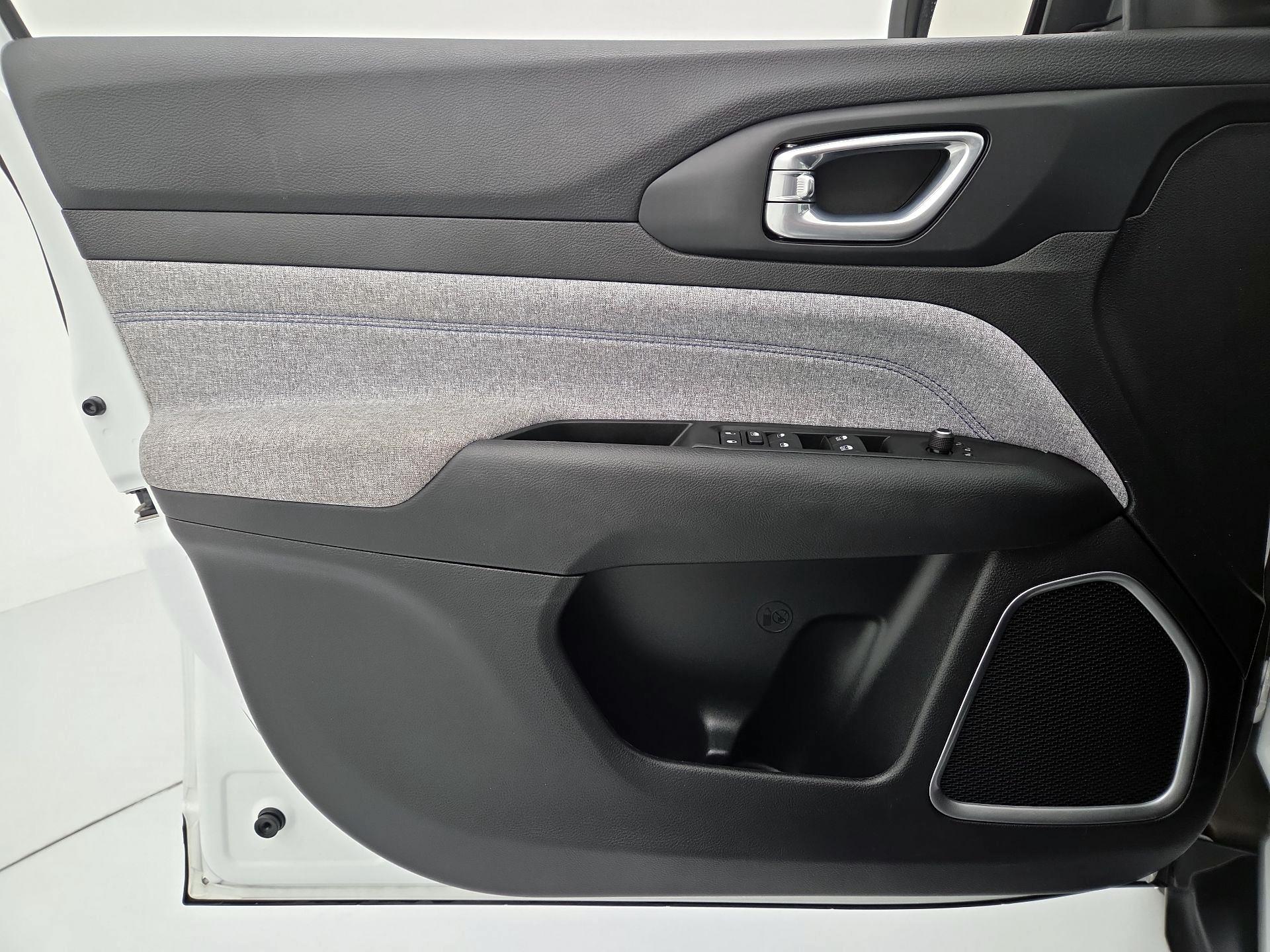 Thumbnail: 2022 Jeep Compass - 12