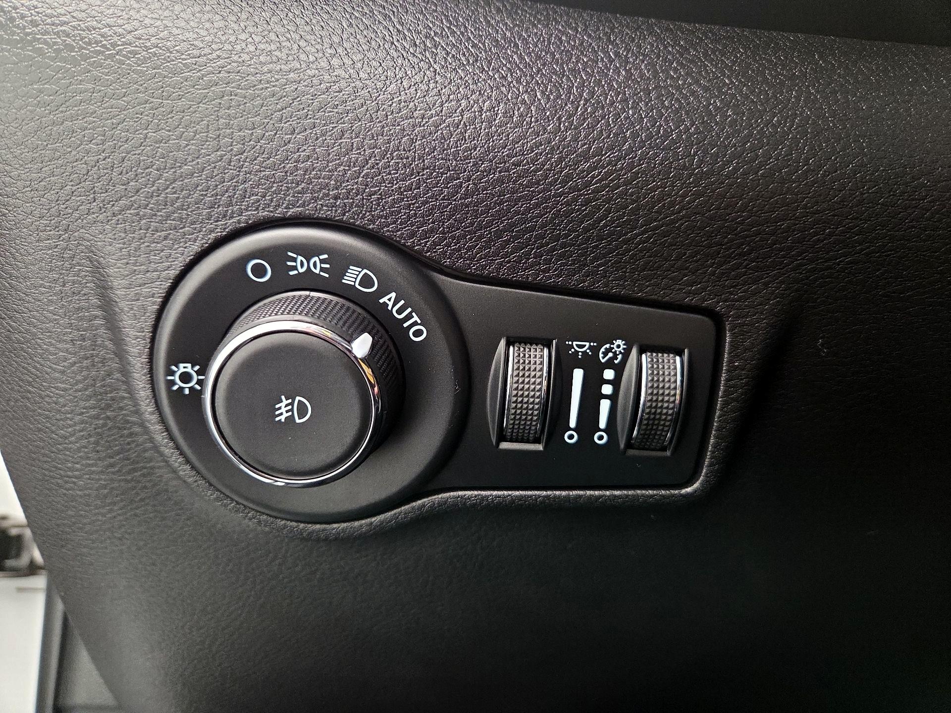 Thumbnail: 2022 Jeep Compass - 13