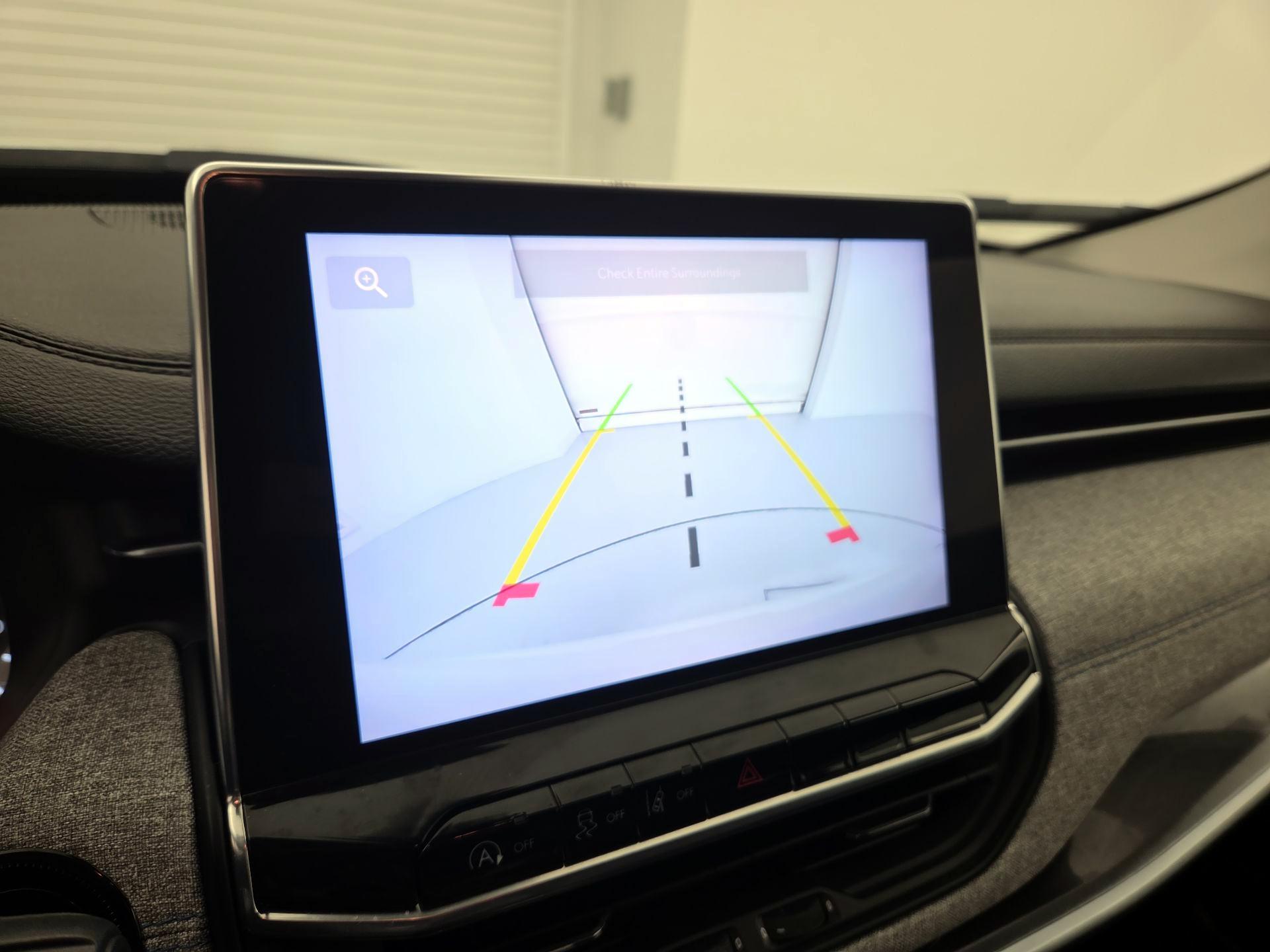 Thumbnail: 2022 Jeep Compass - 14