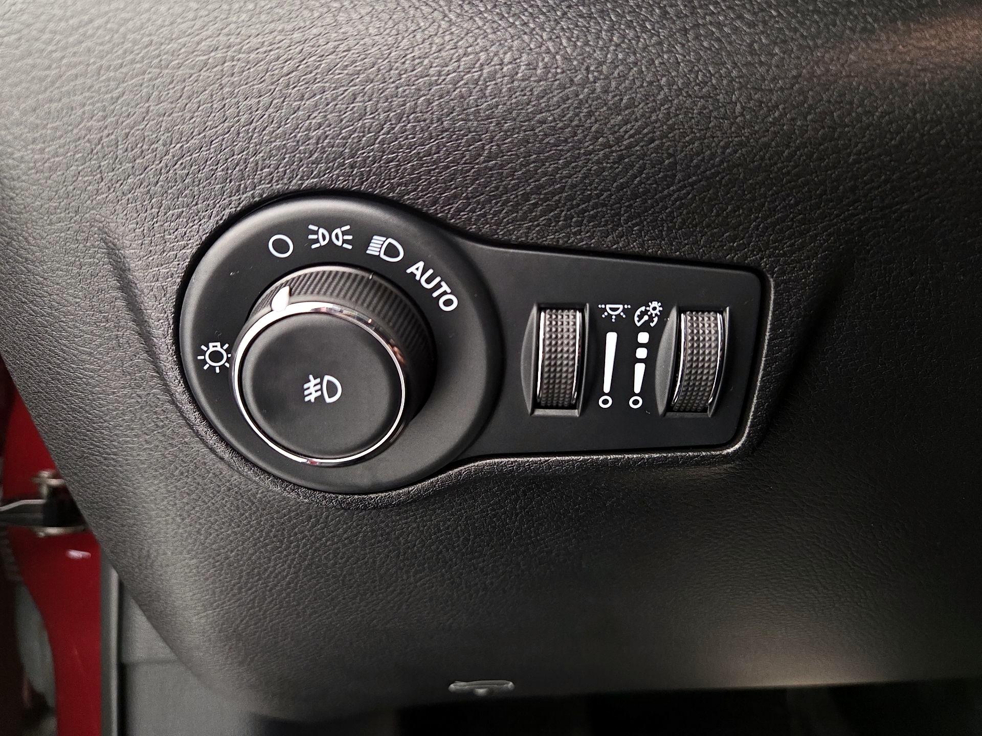 Thumbnail: 2022 Jeep Compass - 13