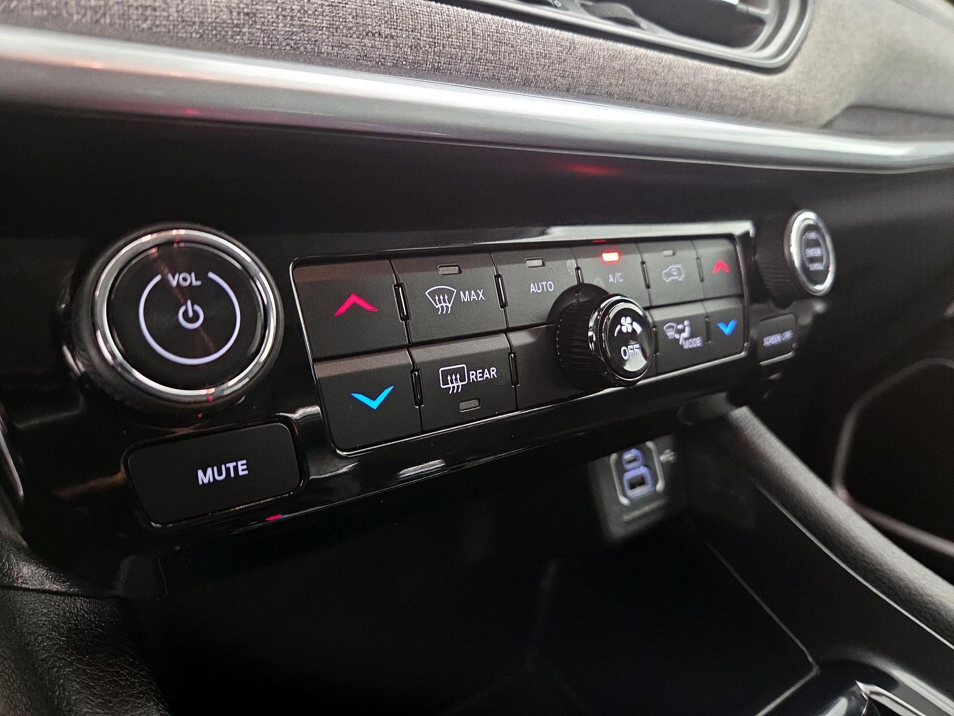 Thumbnail: 2022 Jeep Compass - 16