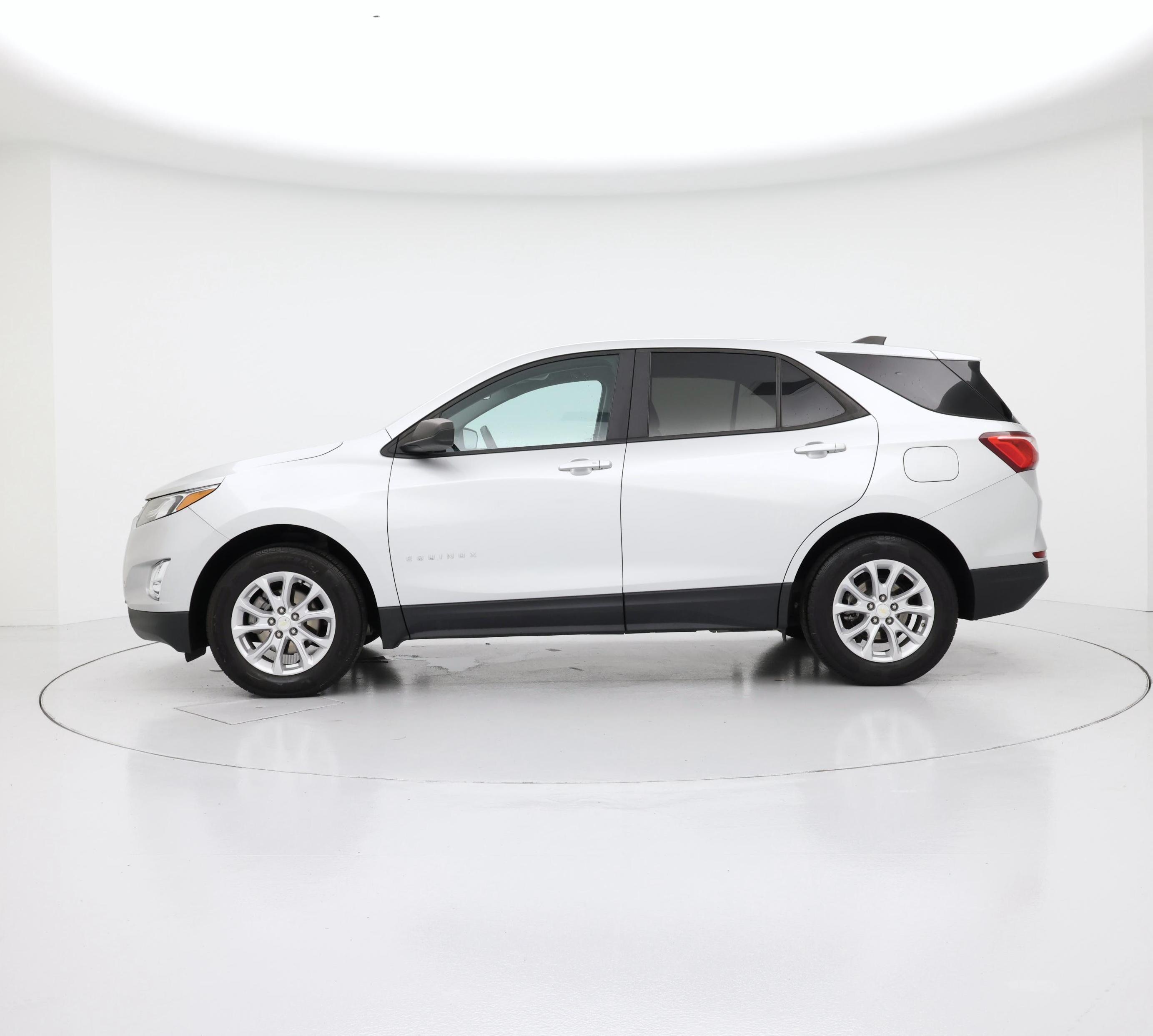 Thumbnail: 2021 Chevrolet Equinox - 3