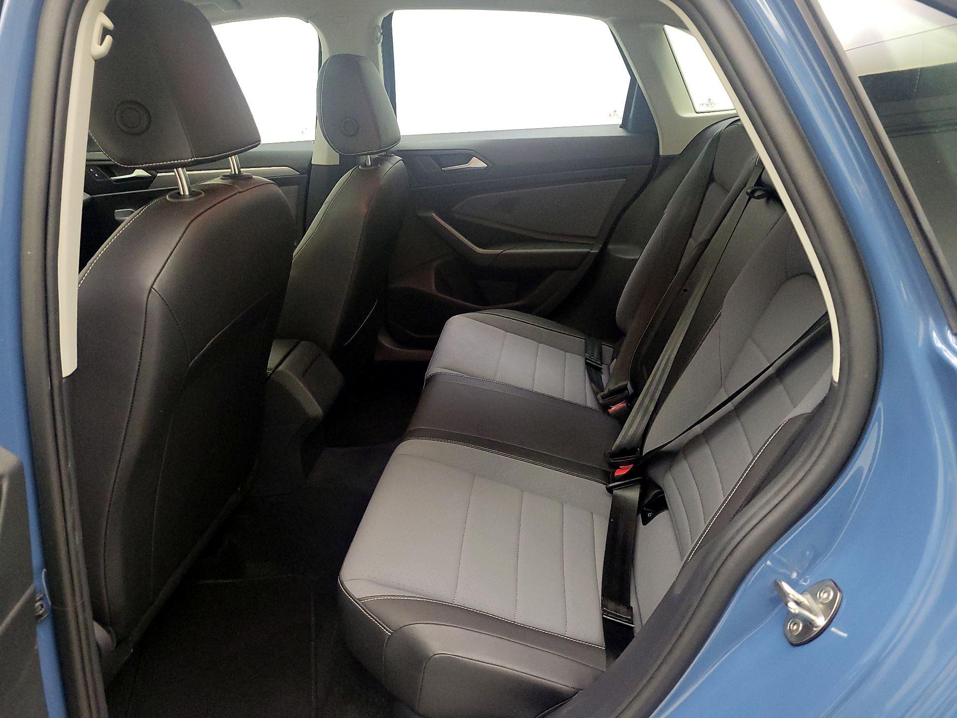 Thumbnail: 2025 Volkswagen Jetta - 18