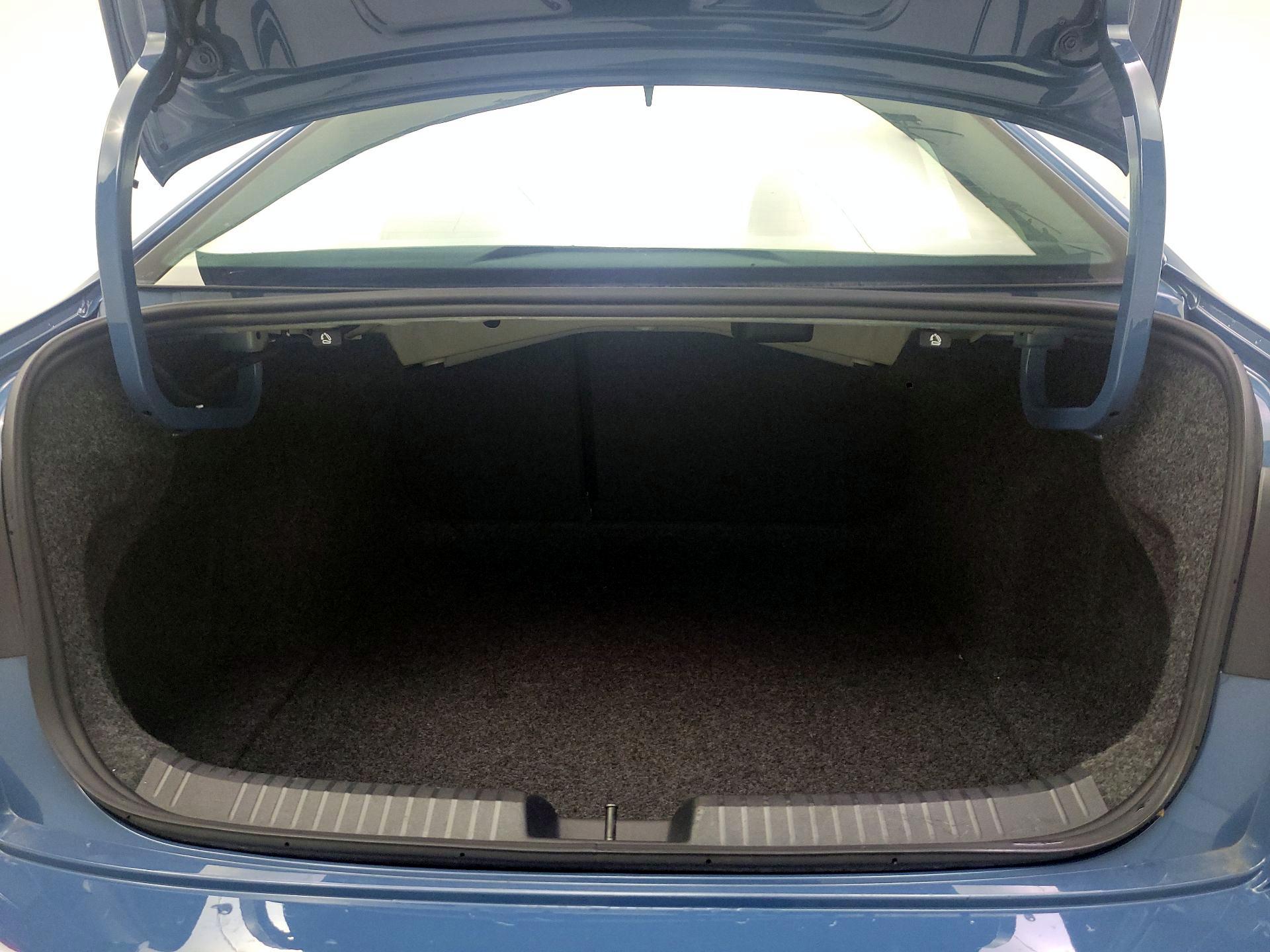 Thumbnail: 2025 Volkswagen Jetta - 19