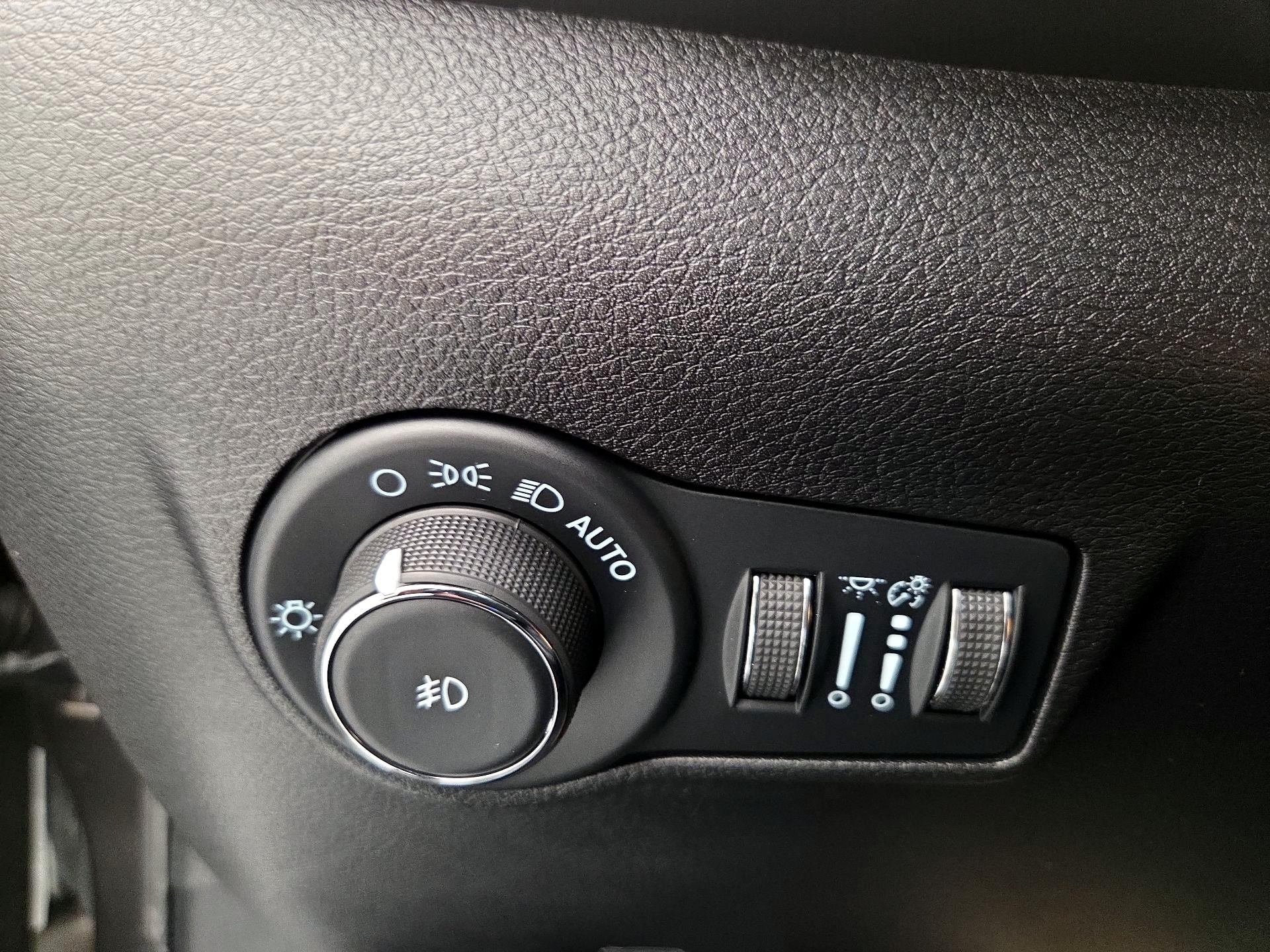 Thumbnail: 2022 Jeep Compass - 13