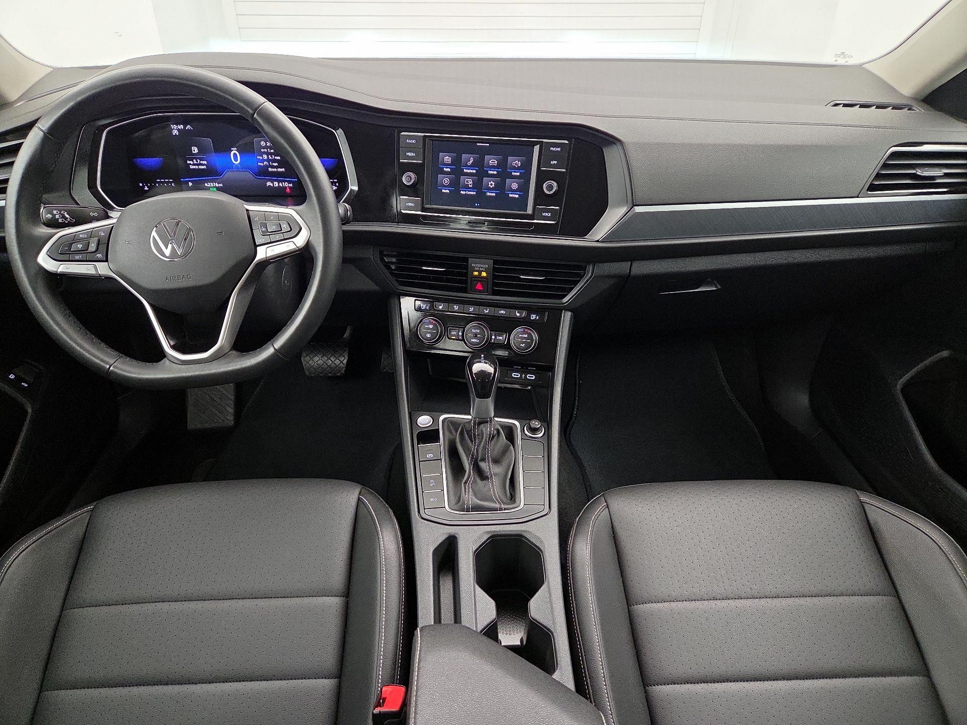 Thumbnail: 2024 Volkswagen Jetta - 9