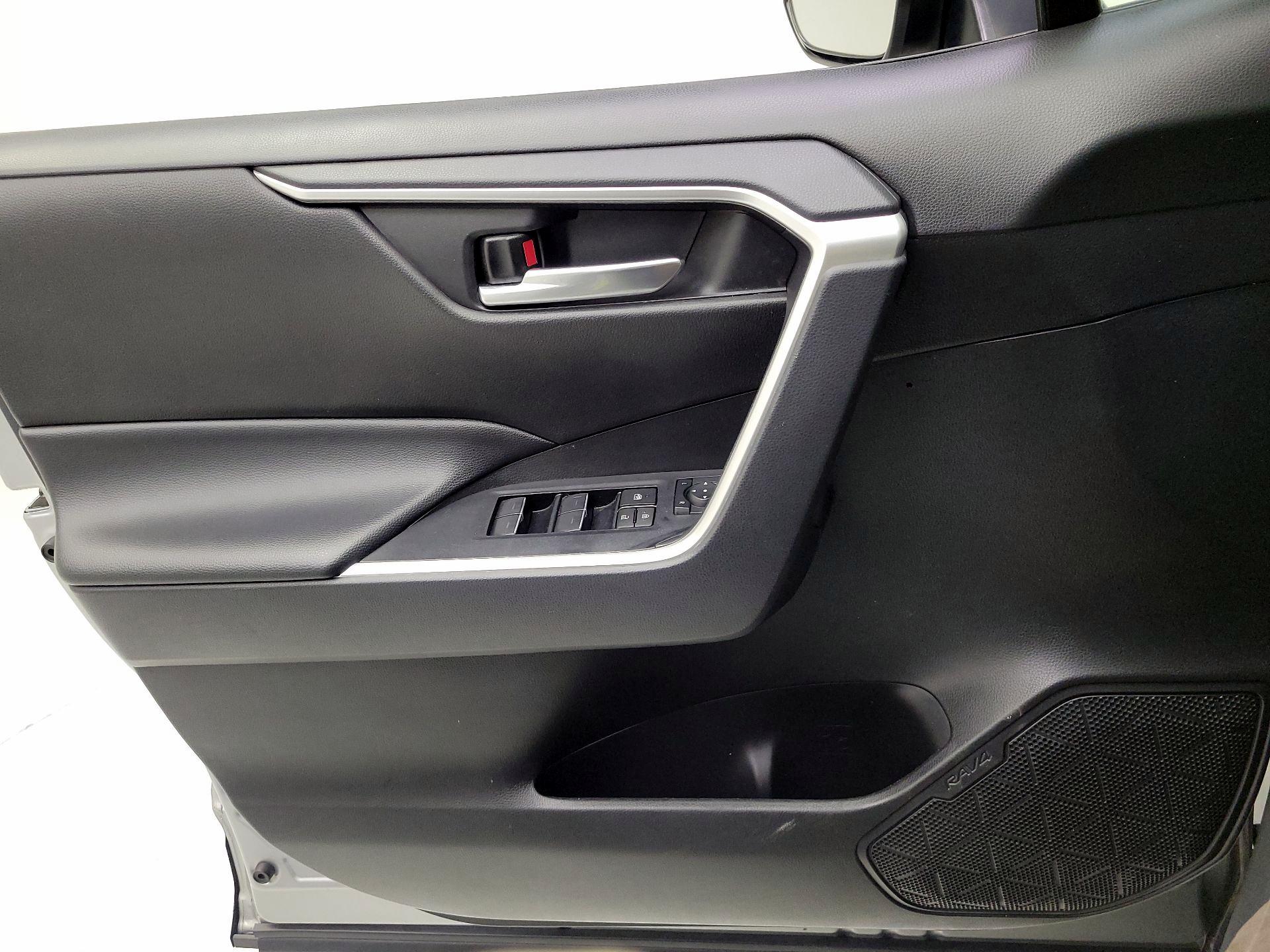 Thumbnail: 2023 Toyota RAV4 - 10