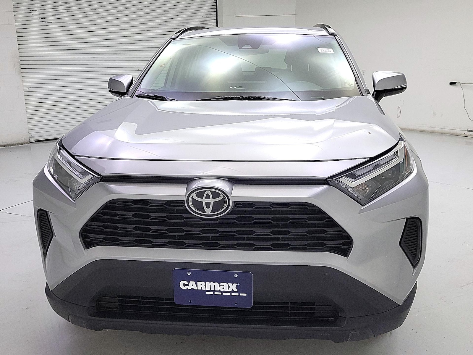 2023 Toyota RAV4 XLE - Photo 2
