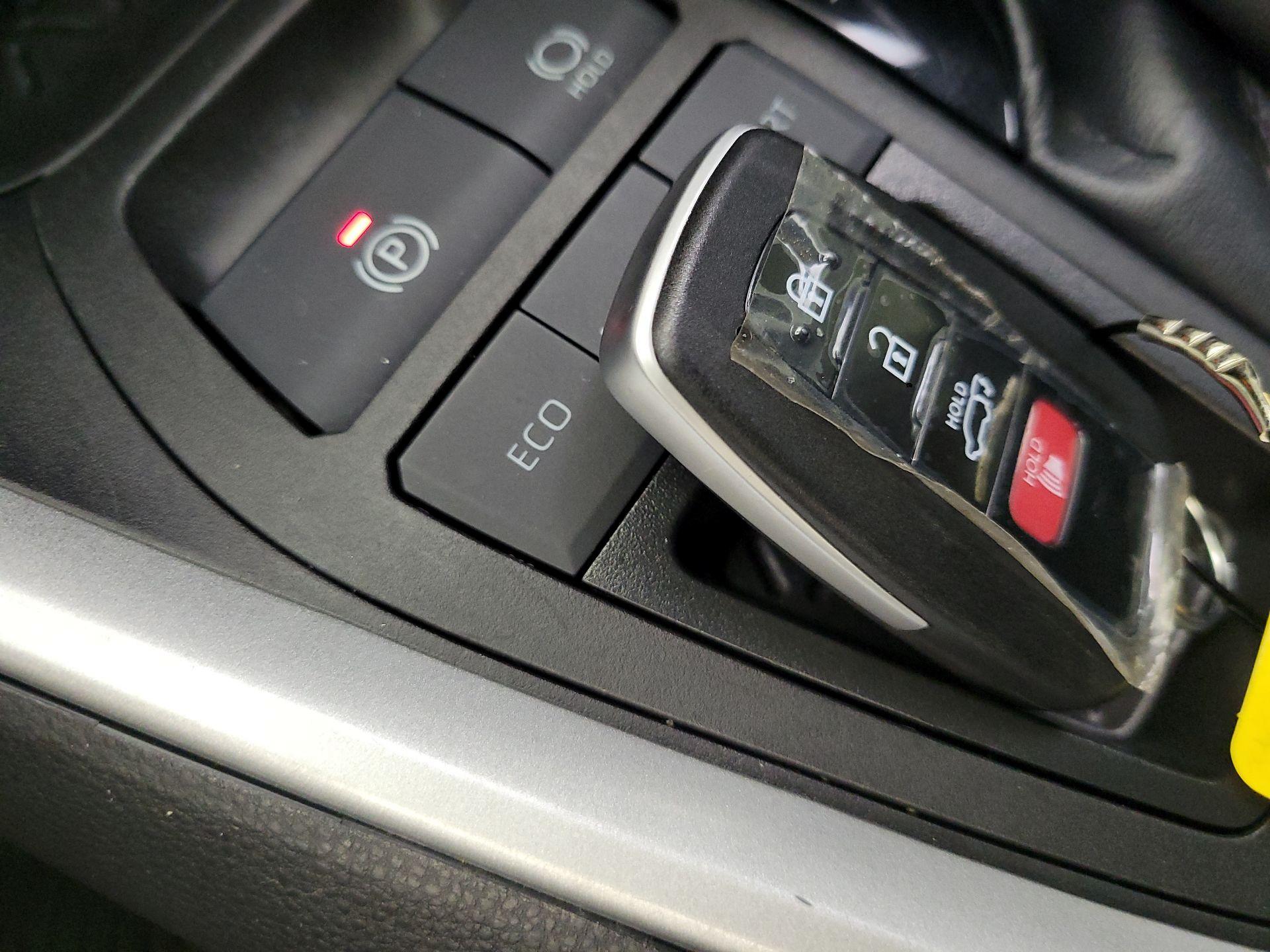 Thumbnail: 2023 Toyota RAV4 - 20