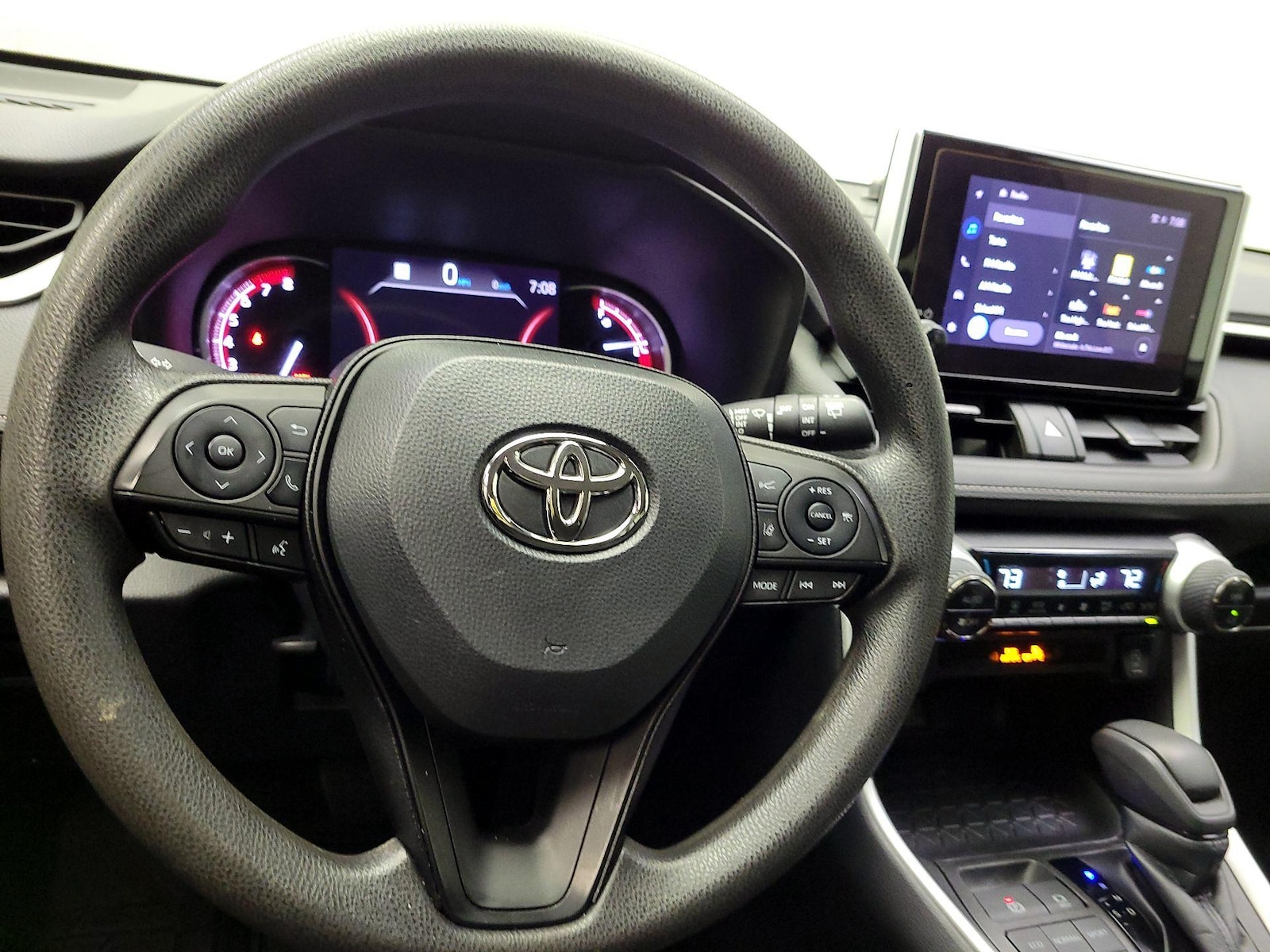 2023 Toyota RAV4 XLE - Photo 9
