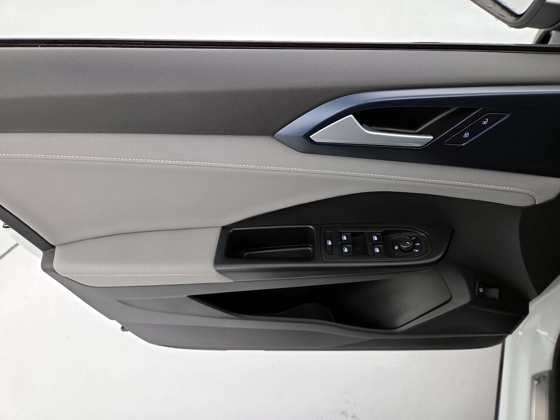 Thumbnail: 2024 Volkswagen Taos - 12