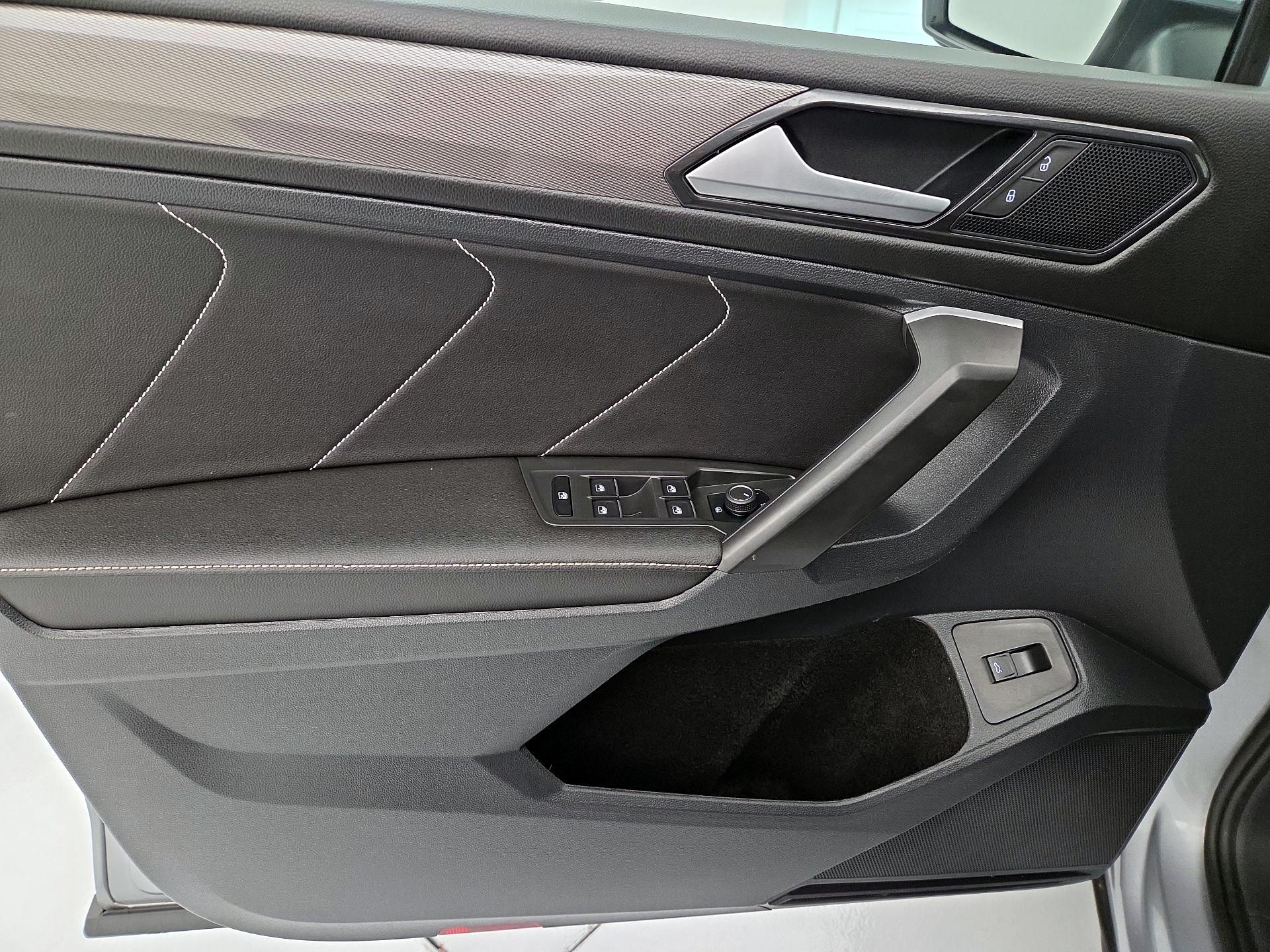 Thumbnail: 2024 Volkswagen Tiguan - 12