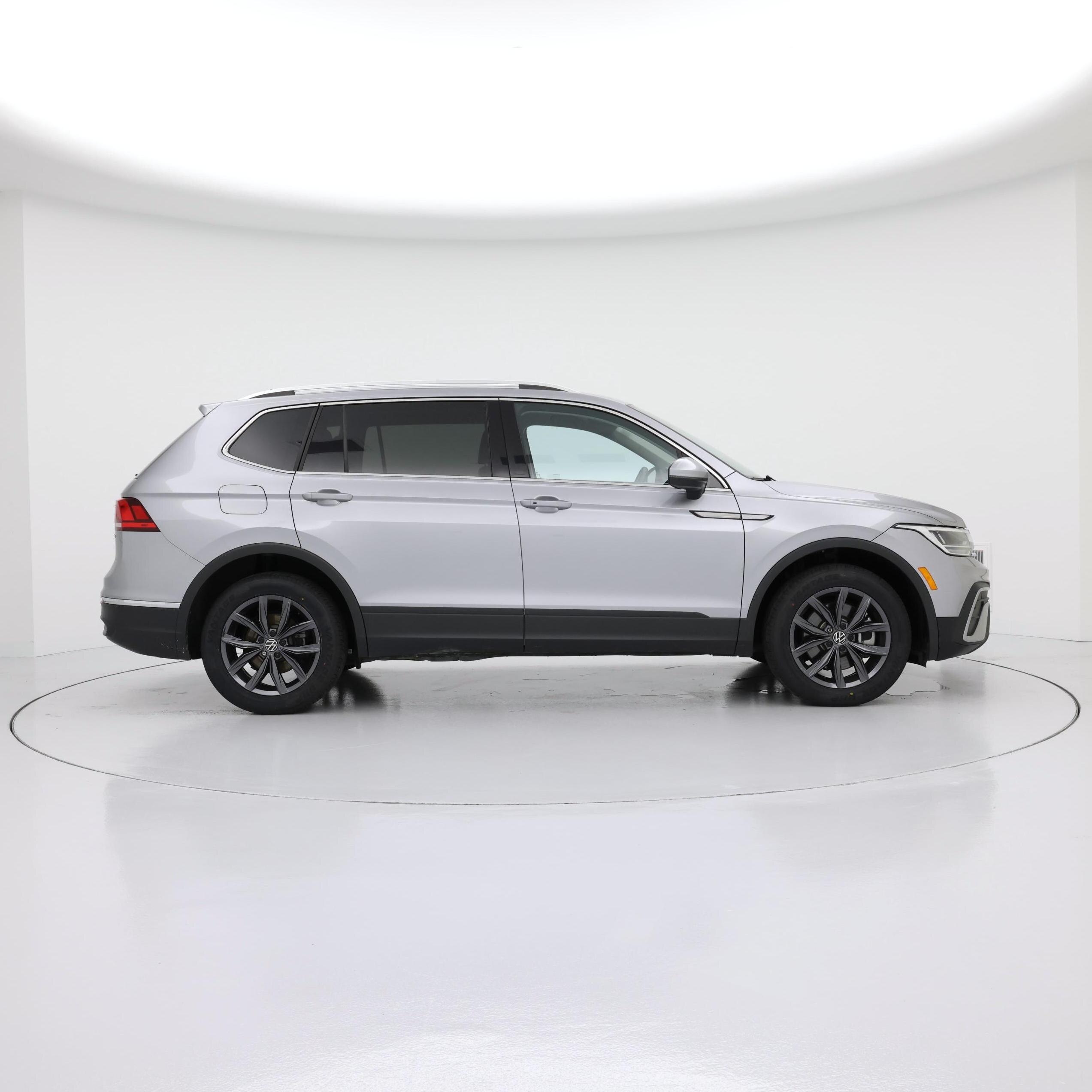 Thumbnail: 2024 Volkswagen Tiguan - 7