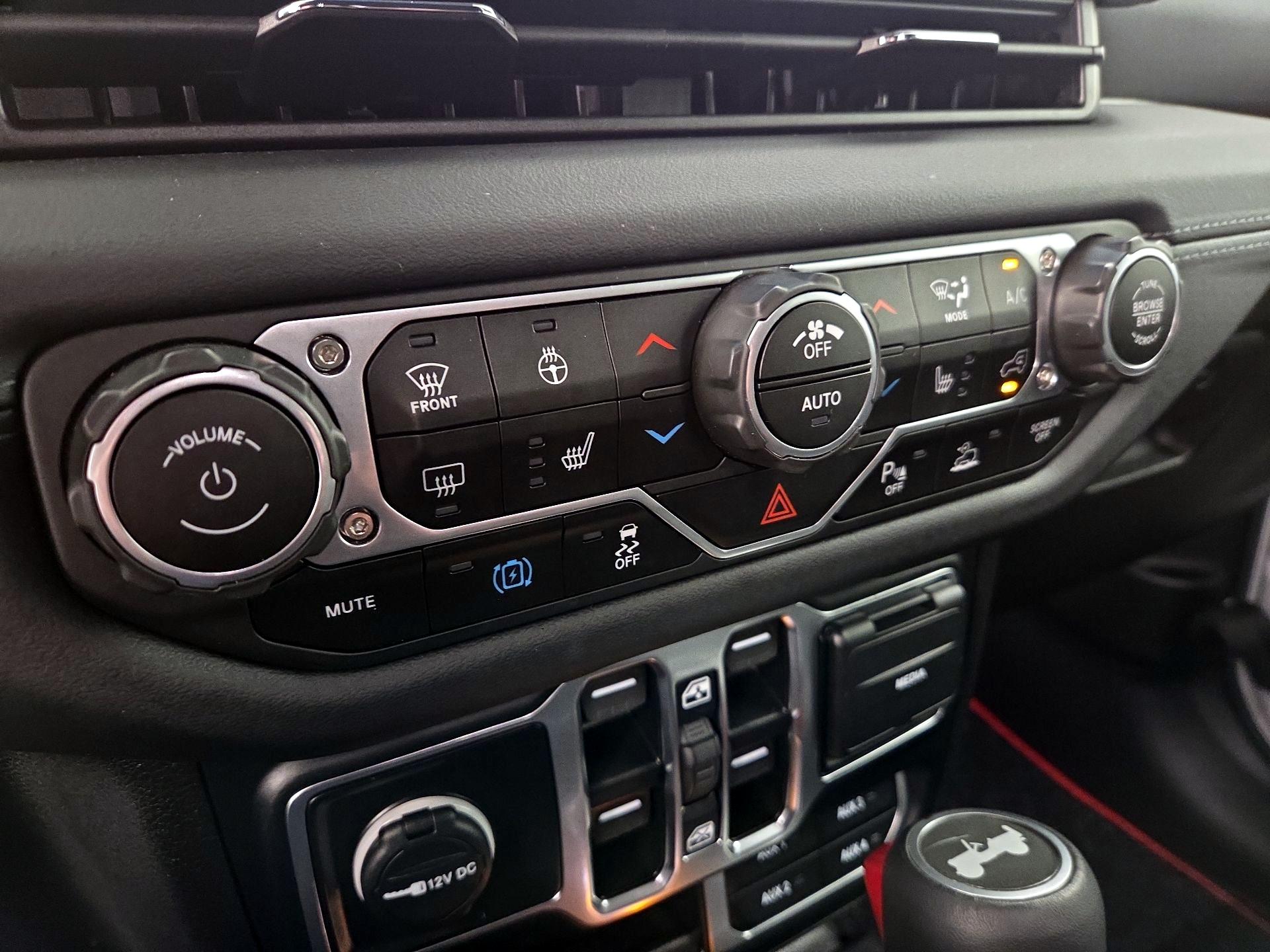 Thumbnail: 2024 Jeep Wrangler - 17