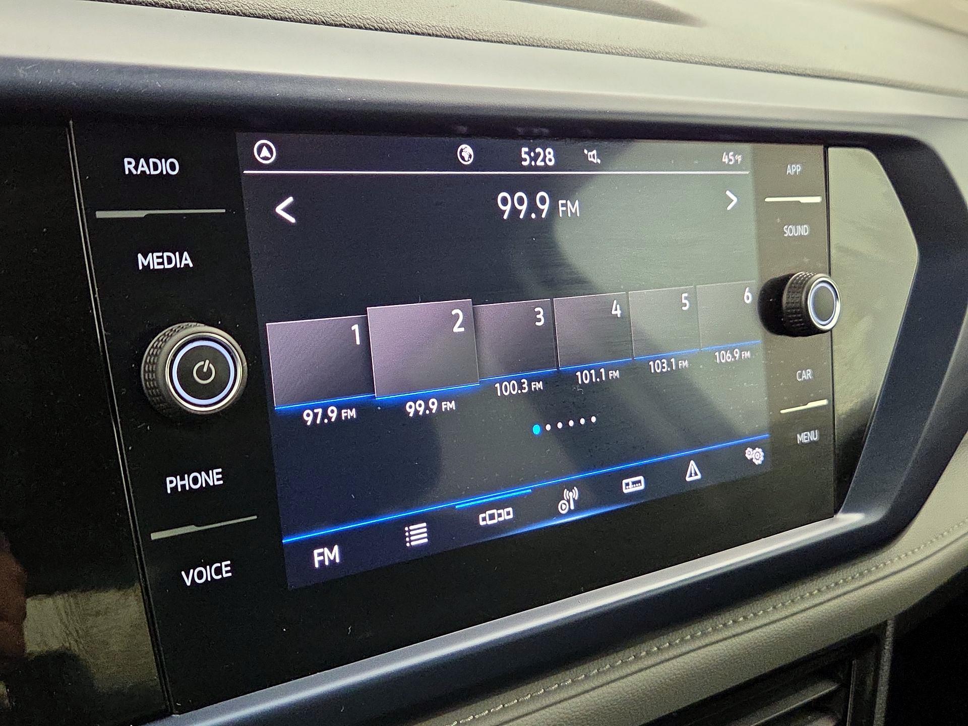 Thumbnail: 2024 Volkswagen Taos - 15