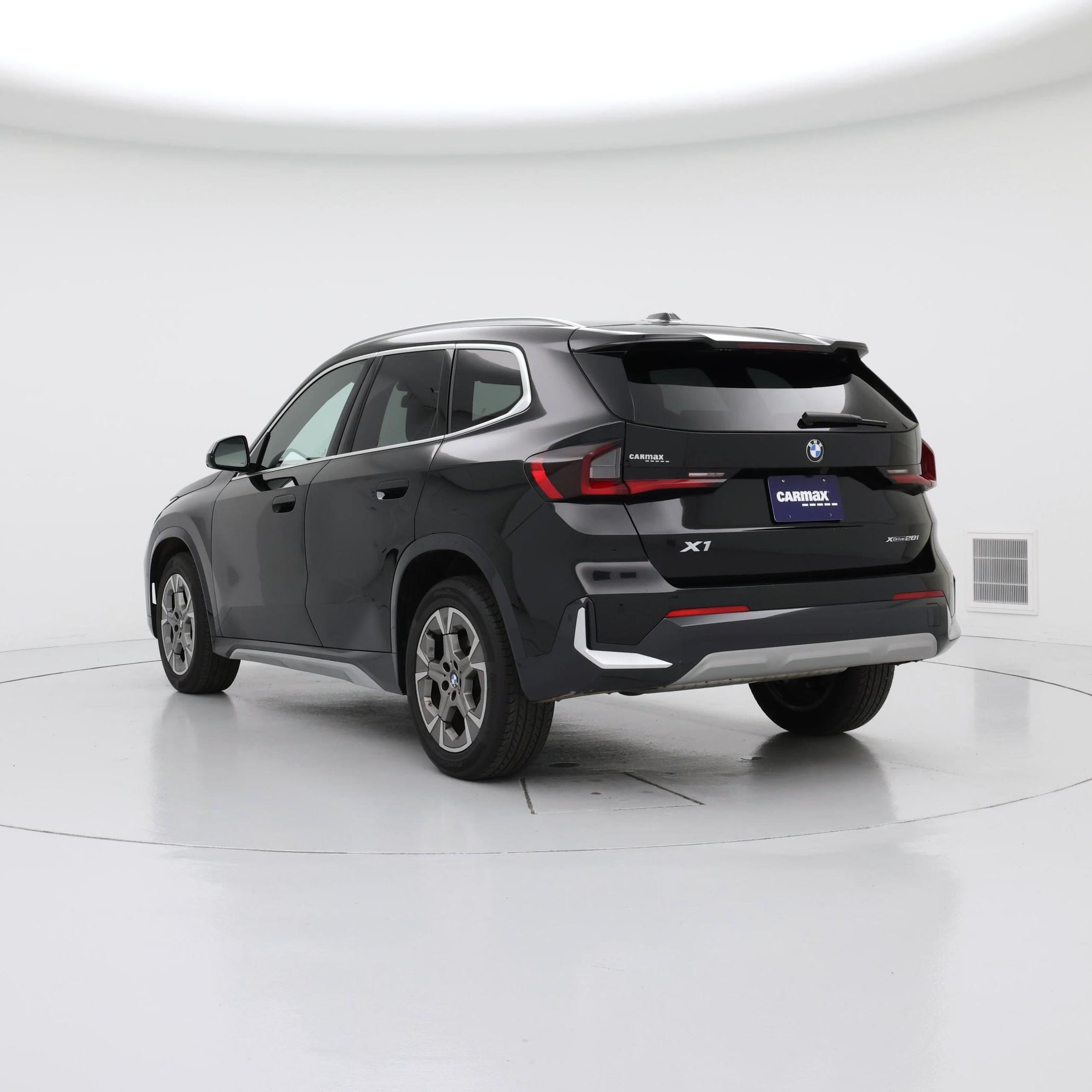 Thumbnail: 2023 BMW X1 - 2