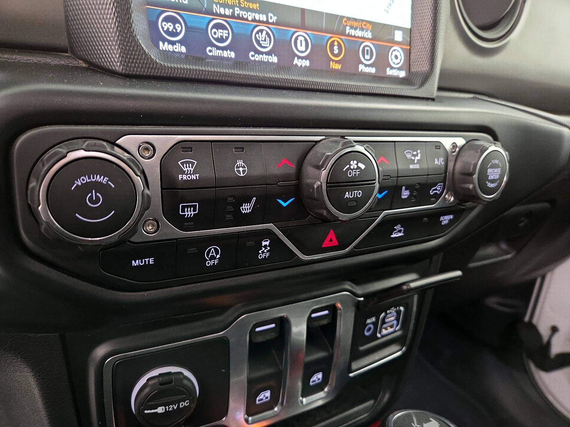 Thumbnail: 2022 Jeep Wrangler - 17