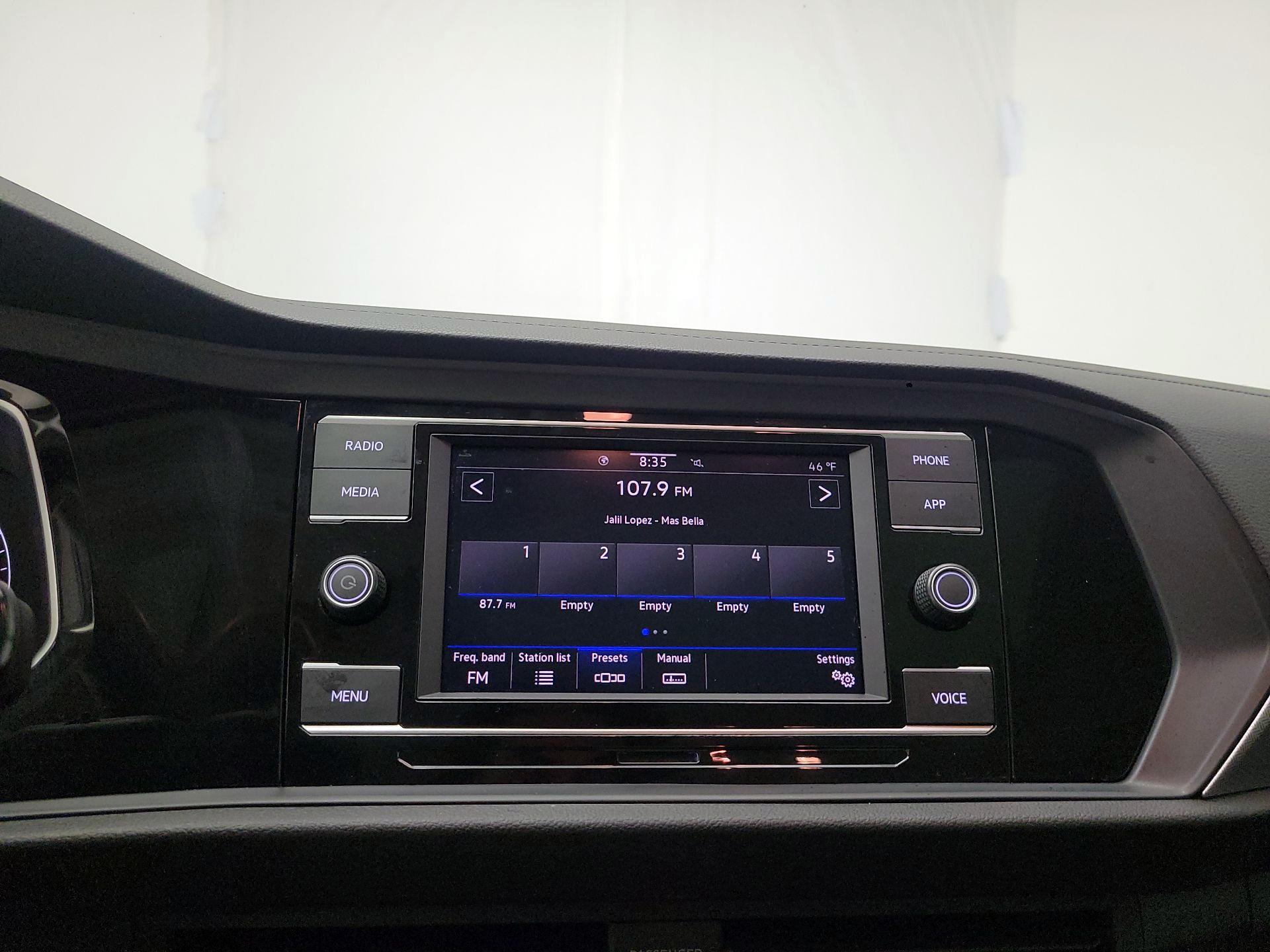 Thumbnail: 2020 Volkswagen Jetta - 13