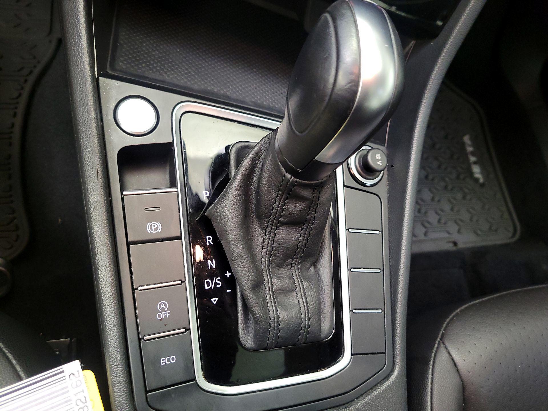 Thumbnail: 2020 Volkswagen Jetta - 15