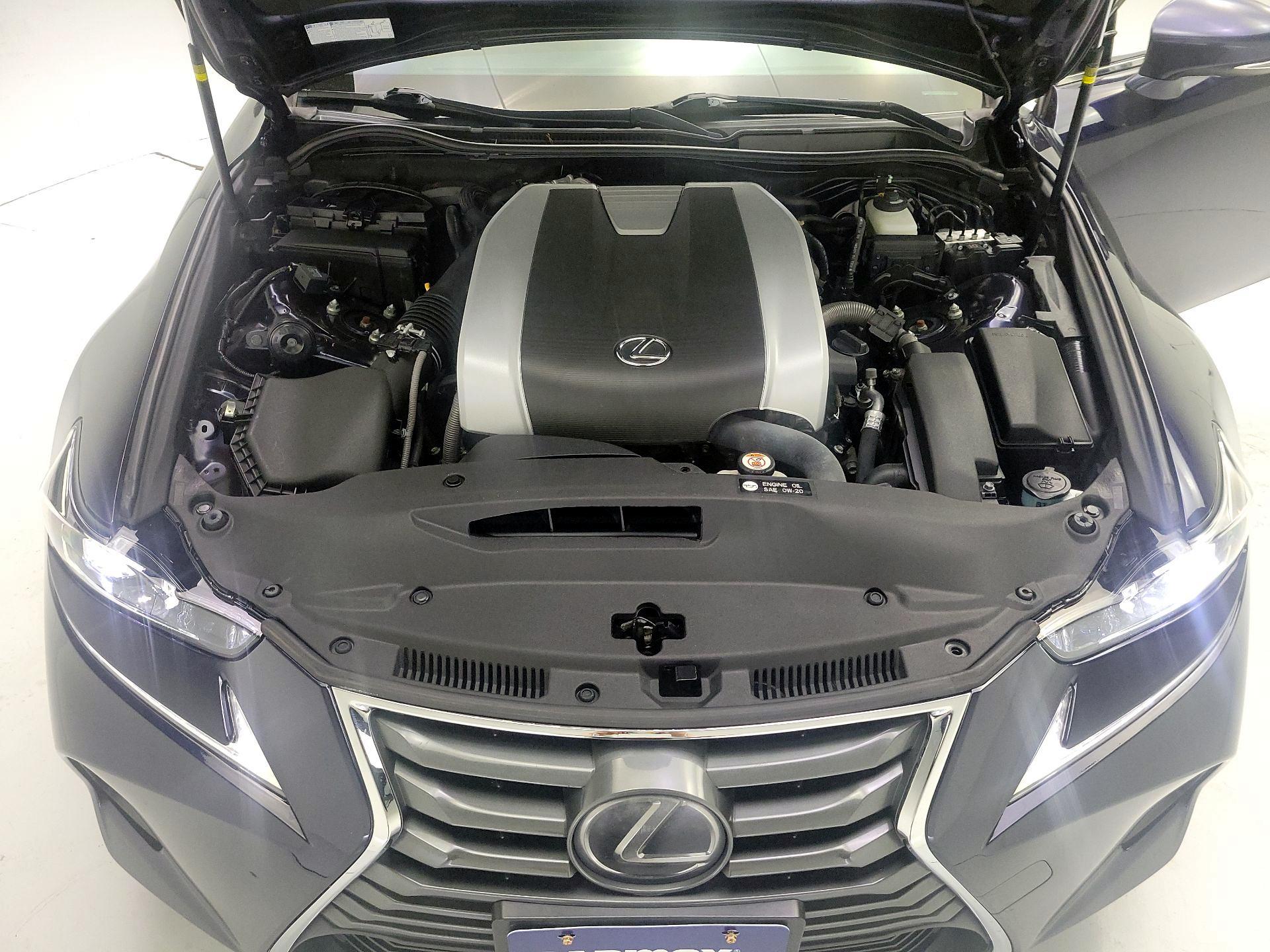 Thumbnail: 2019 Lexus IS - 19