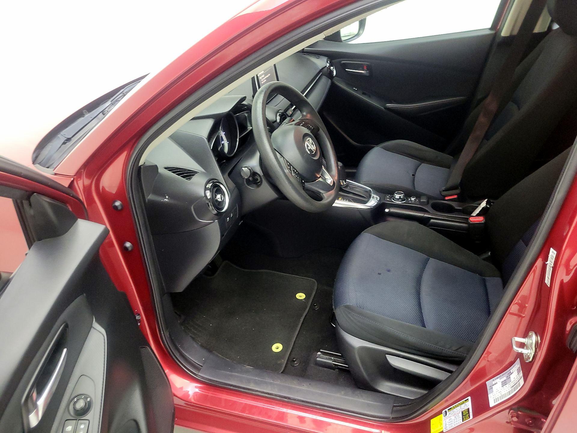 Thumbnail: 2017 Toyota Yaris iA - 9