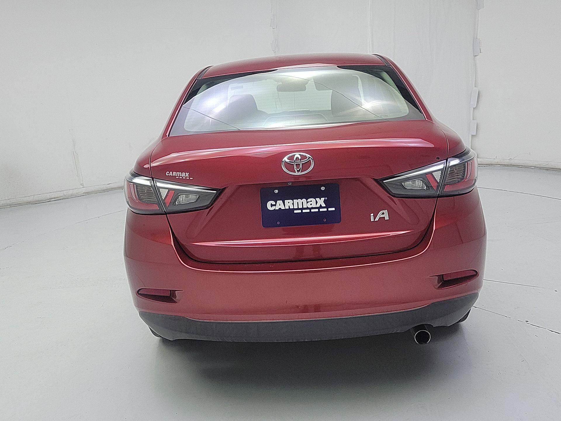 Thumbnail: 2017 Toyota Yaris iA - 6