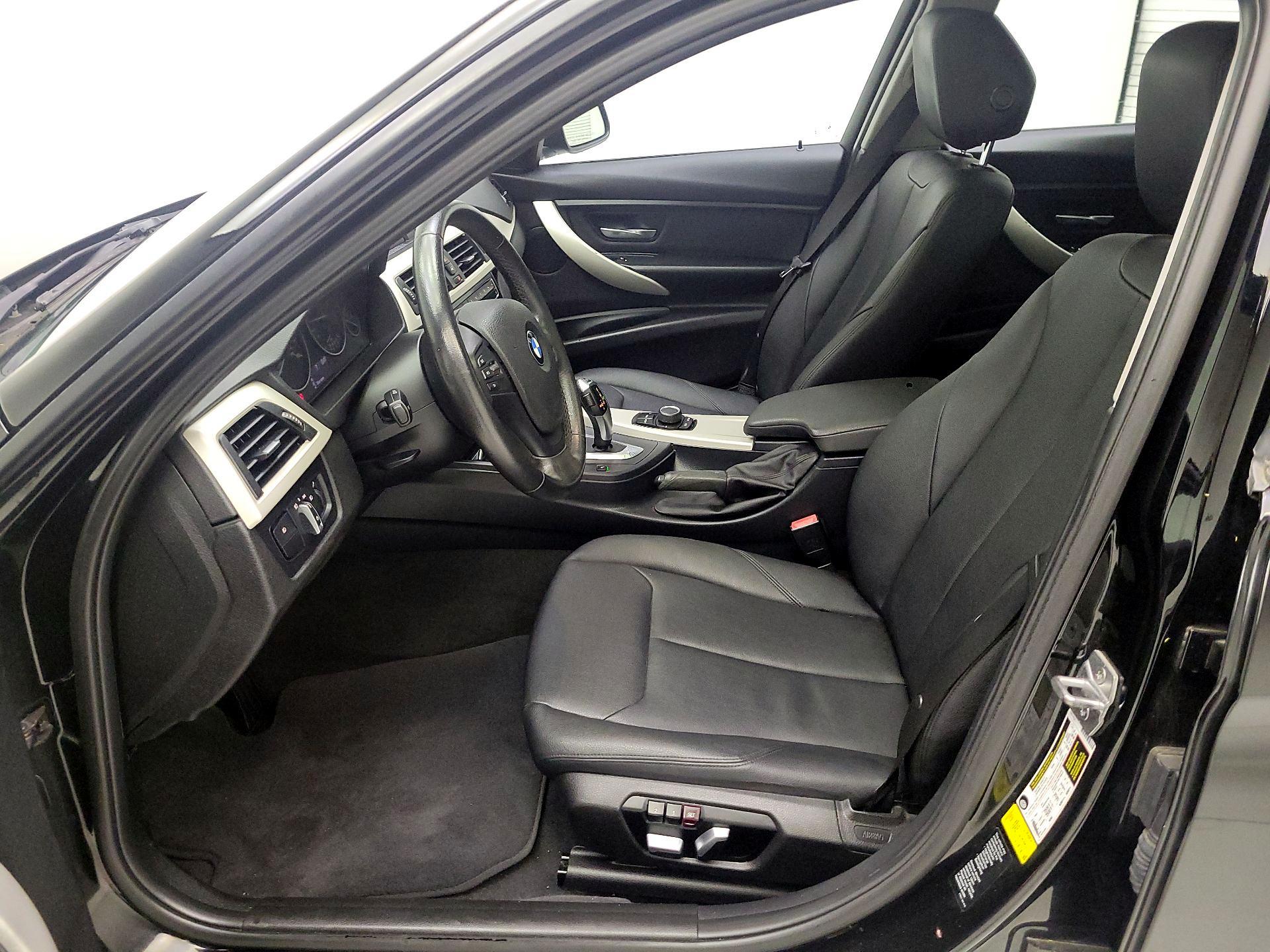 Thumbnail: 2016 BMW 3 Series - 9