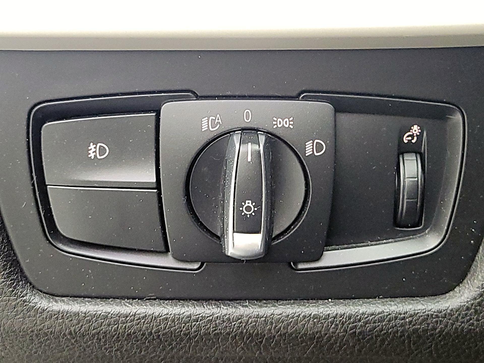 Thumbnail: 2016 BMW 3 Series - 11