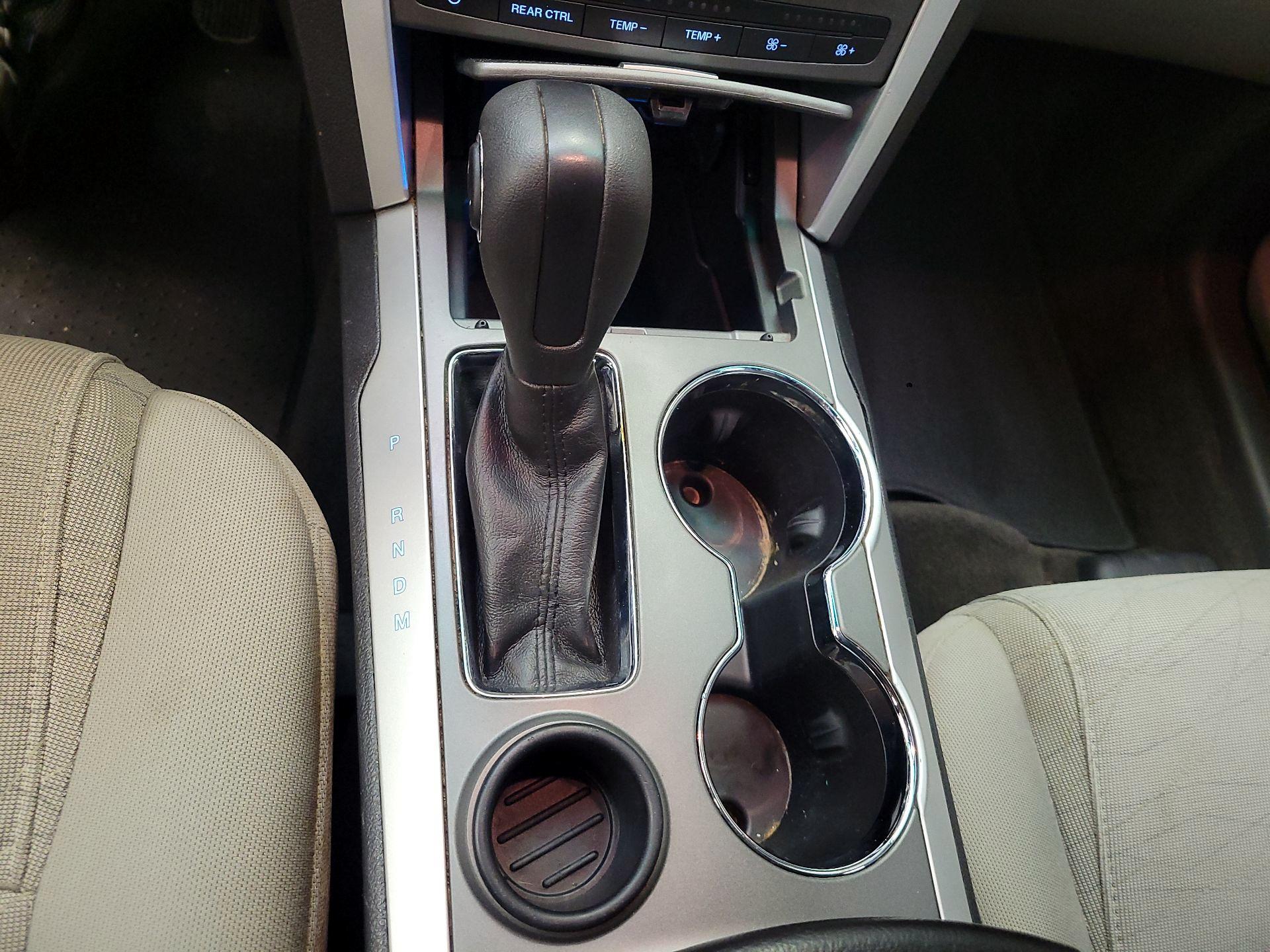 Thumbnail: 2015 Ford Explorer - 14