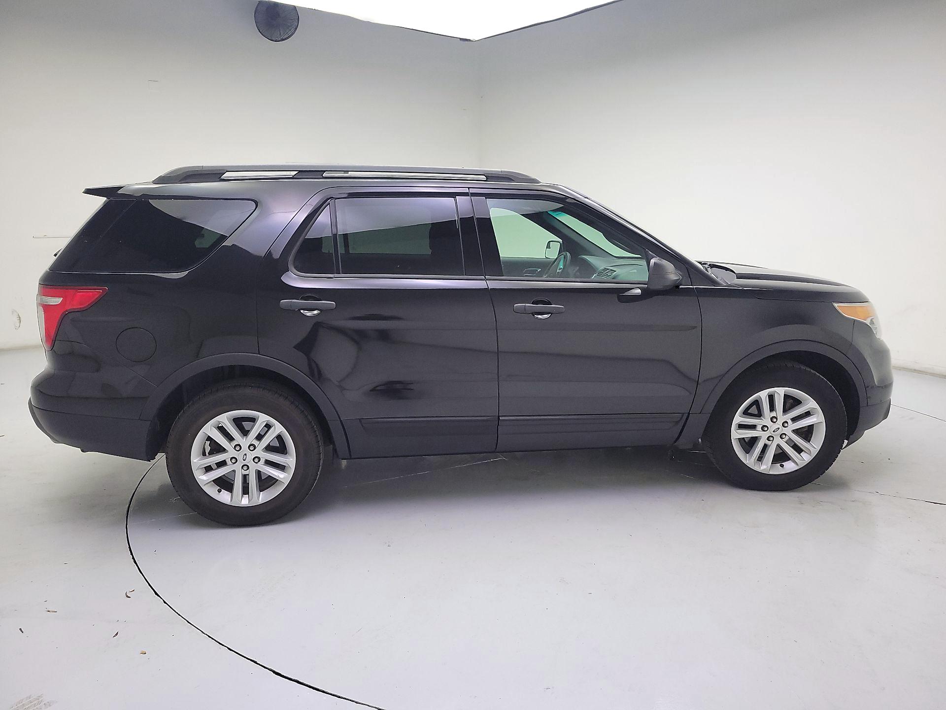 Thumbnail: 2015 Ford Explorer - 4