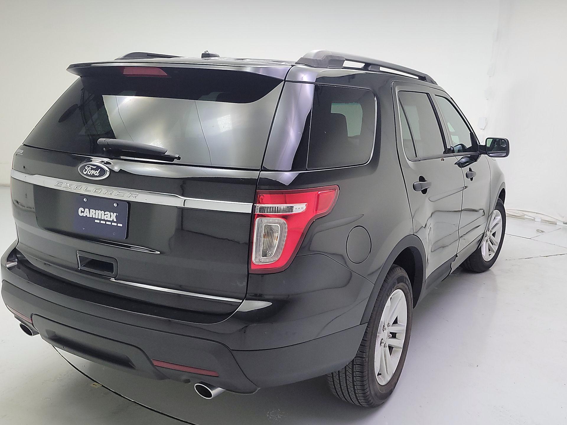 Thumbnail: 2015 Ford Explorer - 5