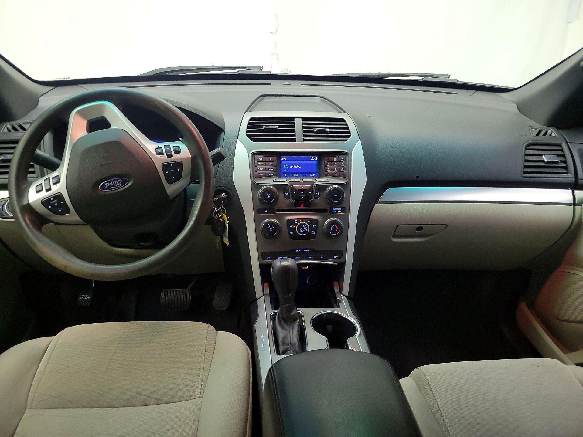 Thumbnail: 2015 Ford Explorer - 8